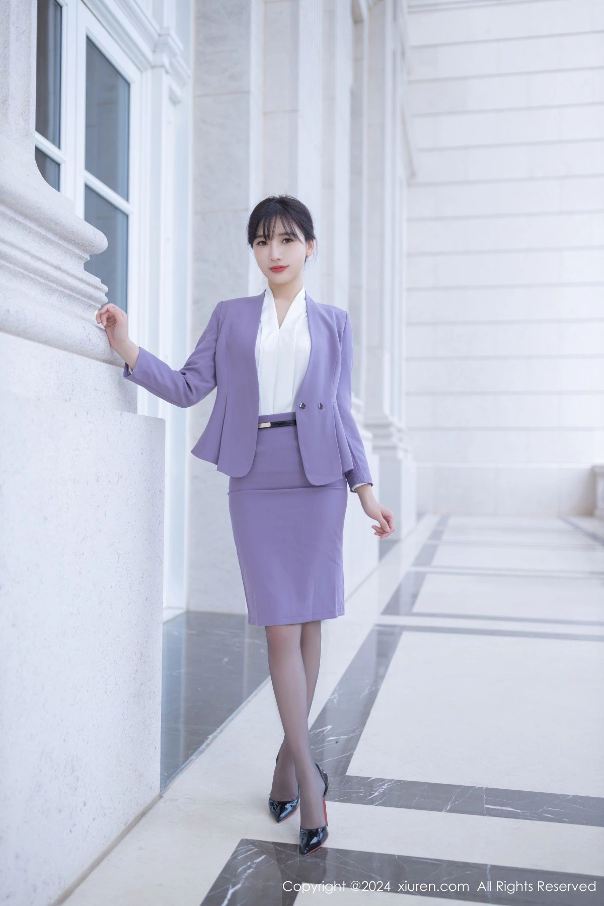[[XiuRen秀人网]秀人网]No.8700_模特陆萱萱性感白T配紫短裙露白色内衣配超薄黑丝极致魅惑写真81P