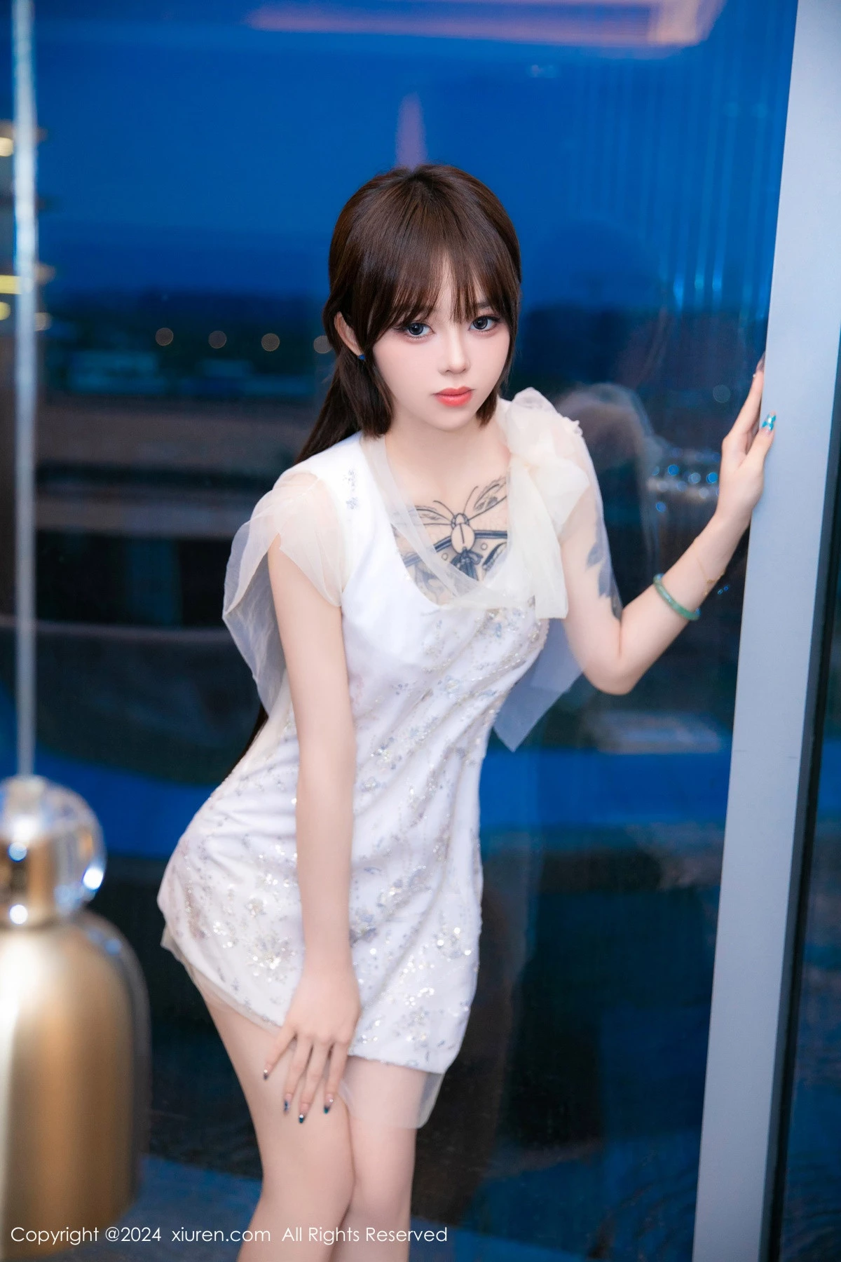 [[XiuRen秀人网]秀人网]No.8696_模特奶瓶性感白色连衣短裙露粉色情趣内衣秀曼妙身姿诱惑写真81P