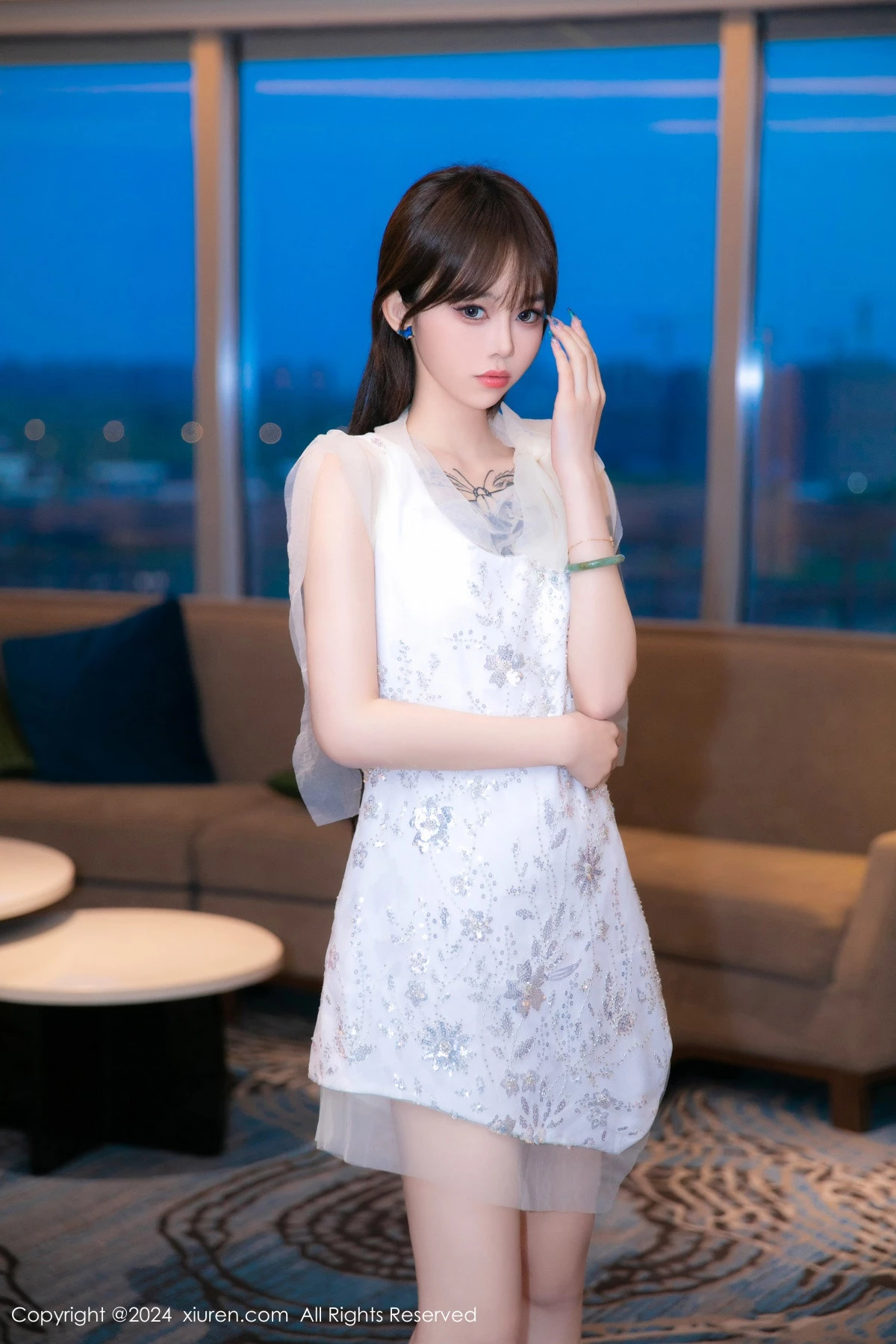 [[XiuRen秀人网]秀人网]No.8696_模特奶瓶性感白色连衣短裙露粉色情趣内衣秀曼妙身姿诱惑写真81P