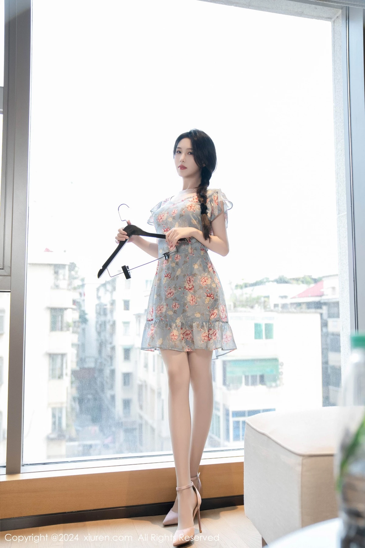 [[XiuRen秀人网]秀人网]No.8704_模特利世性感花纹图案连衣短裙配超薄肉丝秀曼妙身姿诱惑写真80P