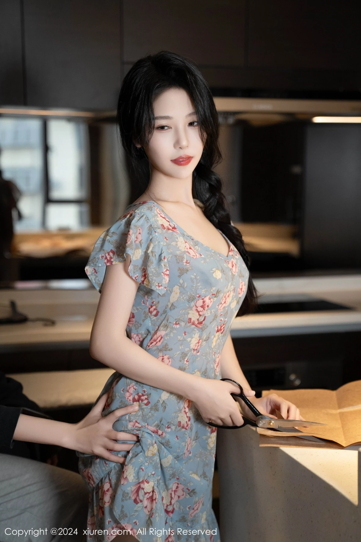 [[XiuRen秀人网]秀人网]No.8704_模特利世性感花纹图案连衣短裙配超薄肉丝秀曼妙身姿诱惑写真80P