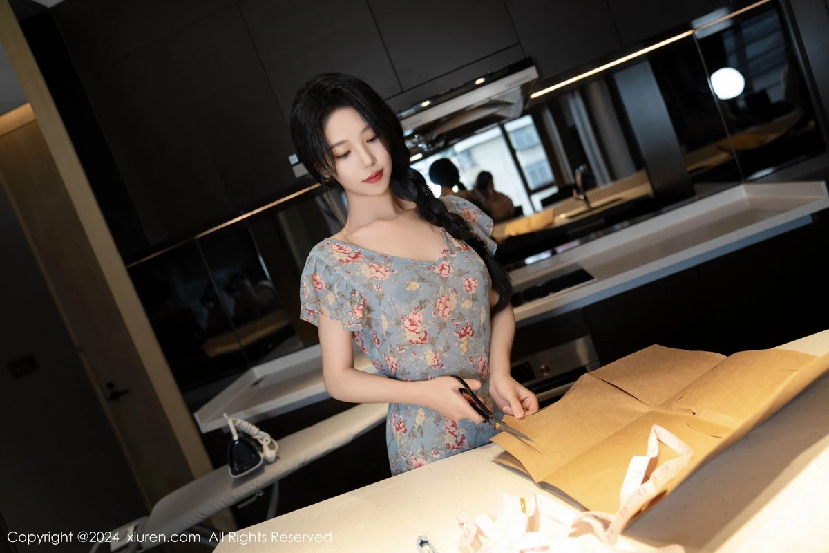 [[XiuRen秀人网]秀人网]No.8704_模特利世性感花纹图案连衣短裙配超薄肉丝秀曼妙身姿诱惑写真80P