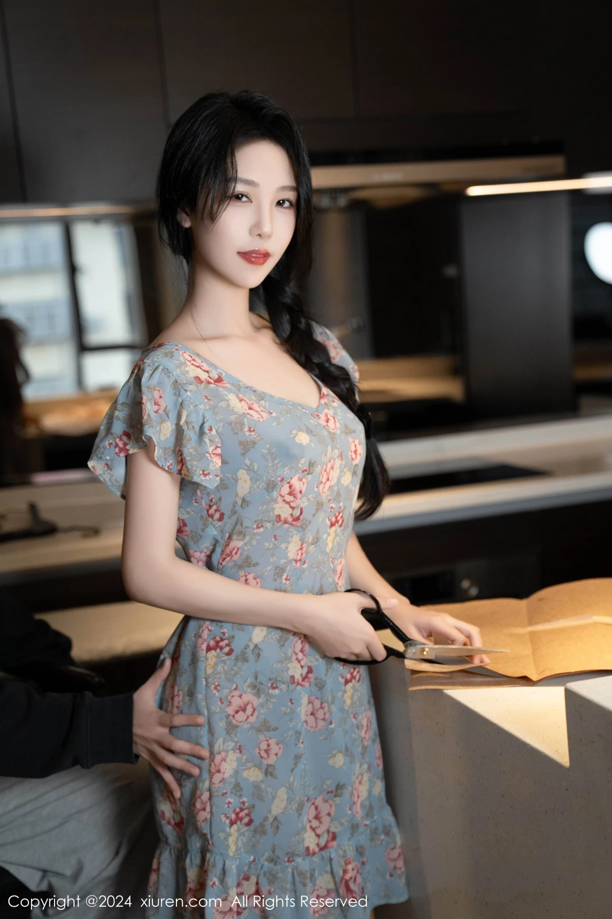 [[XiuRen秀人网]秀人网]No.8704_模特利世性感花纹图案连衣短裙配超薄肉丝秀曼妙身姿诱惑写真80P