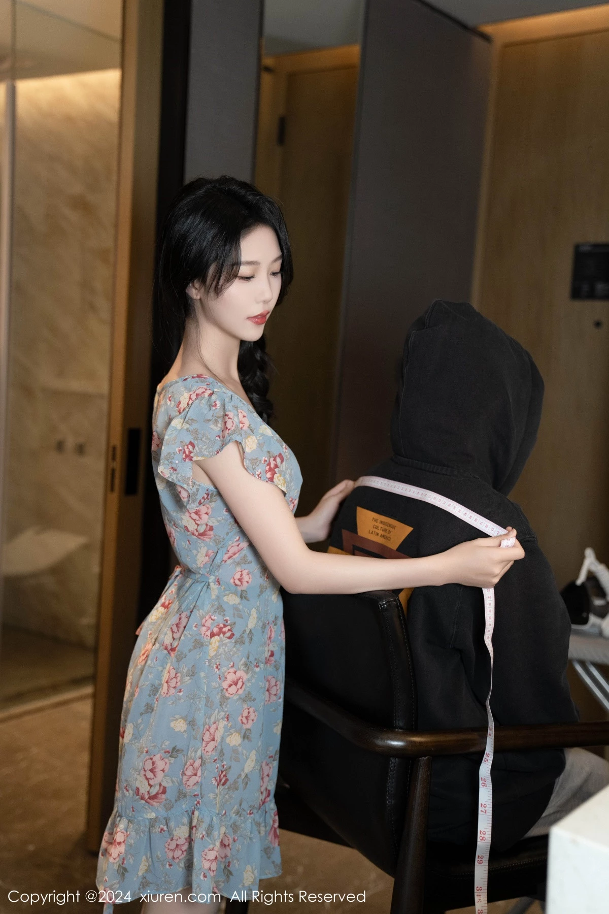 [[XiuRen秀人网]秀人网]No.8704_模特利世性感花纹图案连衣短裙配超薄肉丝秀曼妙身姿诱惑写真80P