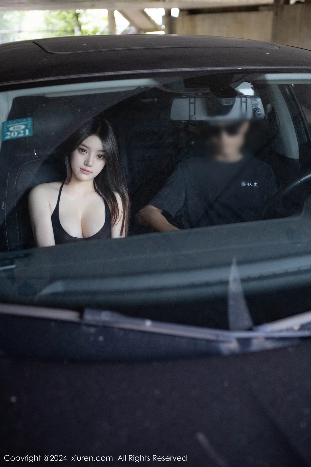 [[XiuRen秀人网]秀人网]No.8708_模特豆瓣酱车内场景性感薄透连体黑丝秀丰满身材惹火诱惑写真104P