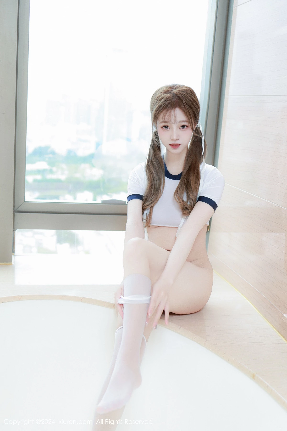 [[XiuRen秀人网]秀人网]No.8757_模特甜白酱私房性感白色死库水配白丝袜秀惹火身材撩人诱惑写真75P