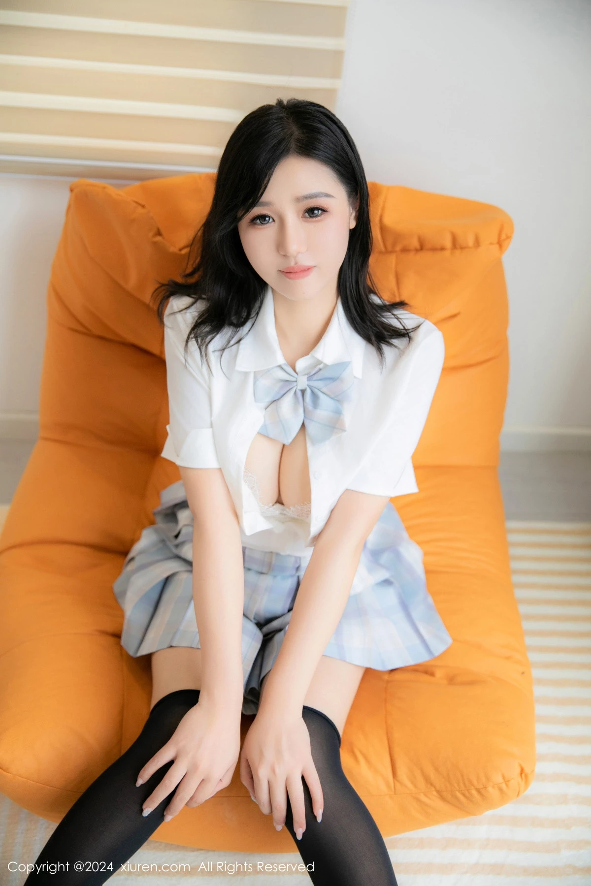 [[XiuRen秀人网]秀人网]No.8759_模特金小依性感白色学生装配超薄黑丝半脱秀火辣身材诱惑写真90P