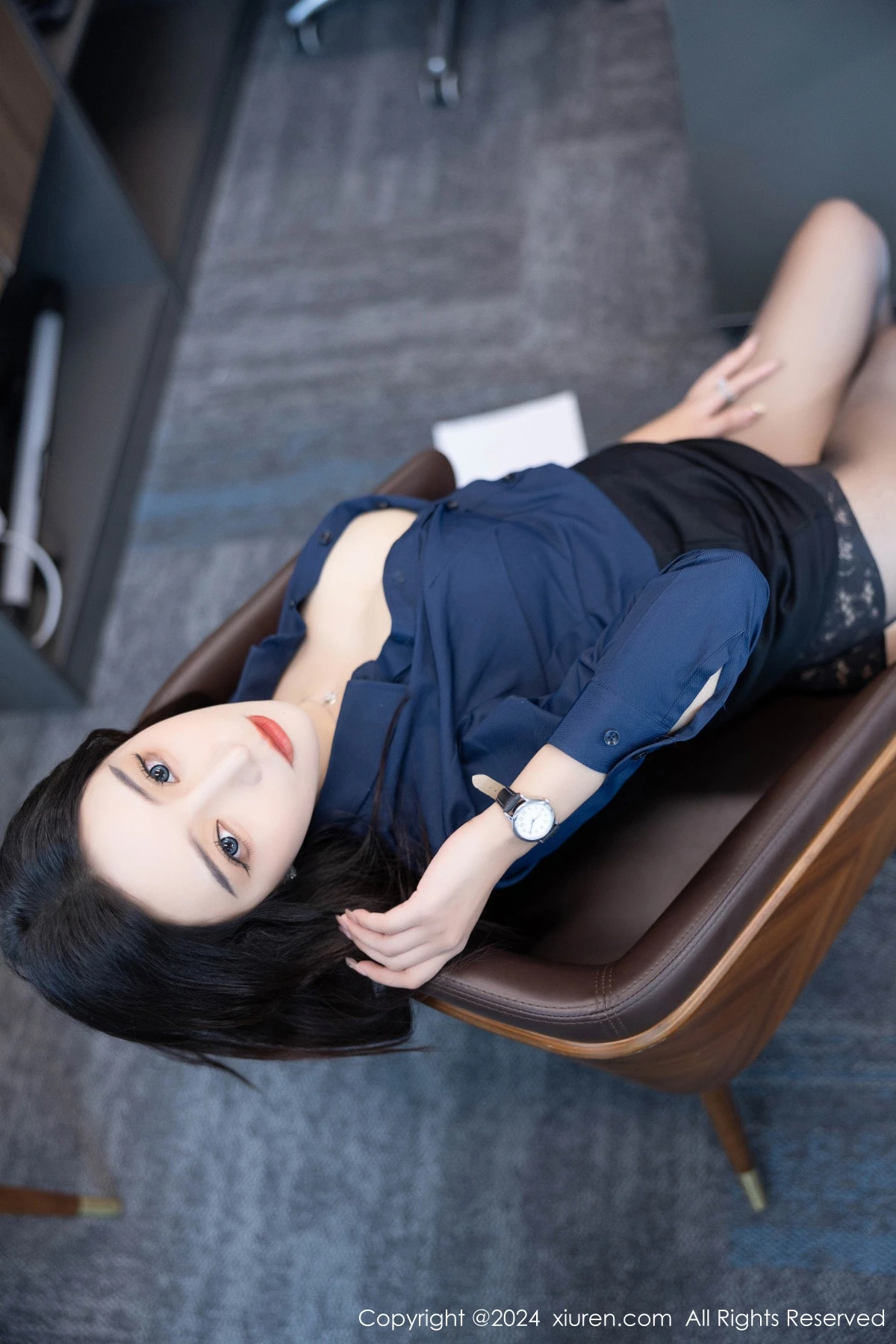 [[XiuRen秀人网]秀人网]No.8760_女神王馨瑶yanni性感Ol深色服饰配开档黑丝秀完美身材诱惑写真88P