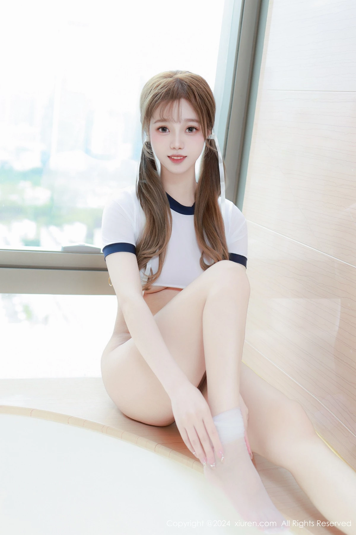 [[XiuRen秀人网]秀人网]No.8757_模特甜白酱私房性感白色死库水配白丝袜秀惹火身材撩人诱惑写真75P