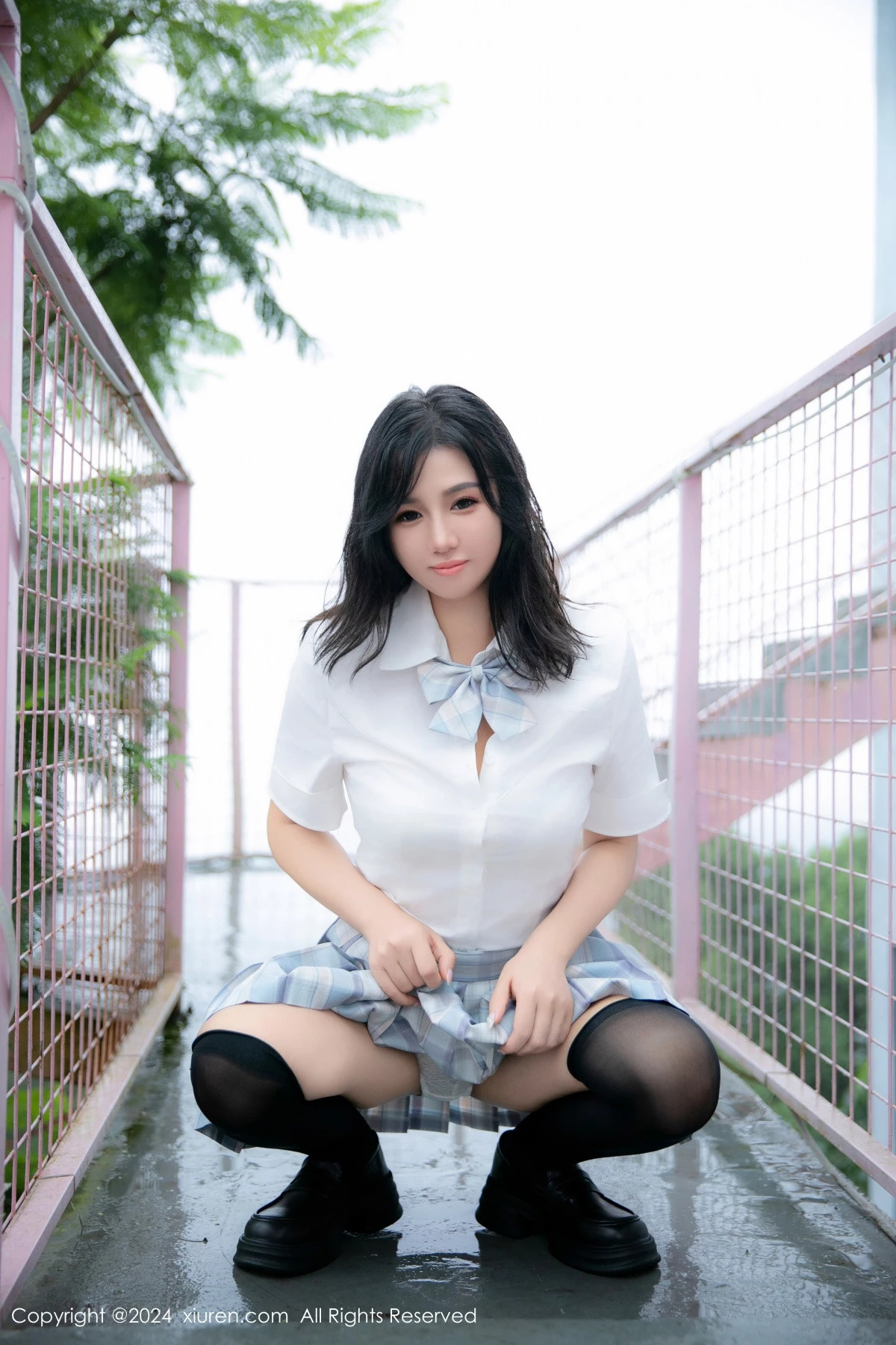 [[XiuRen秀人网]秀人网]No.8759_模特金小依性感白色学生装配超薄黑丝半脱秀火辣身材诱惑写真90P