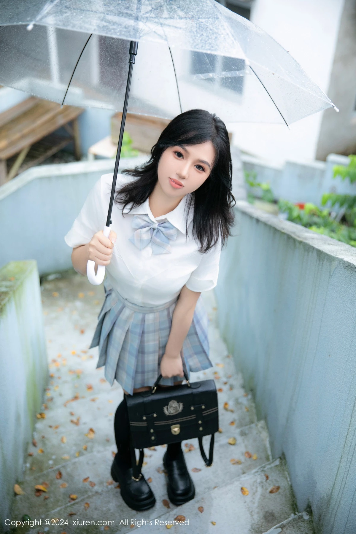 [[XiuRen秀人网]秀人网]No.8759_模特金小依性感白色学生装配超薄黑丝半脱秀火辣身材诱惑写真90P