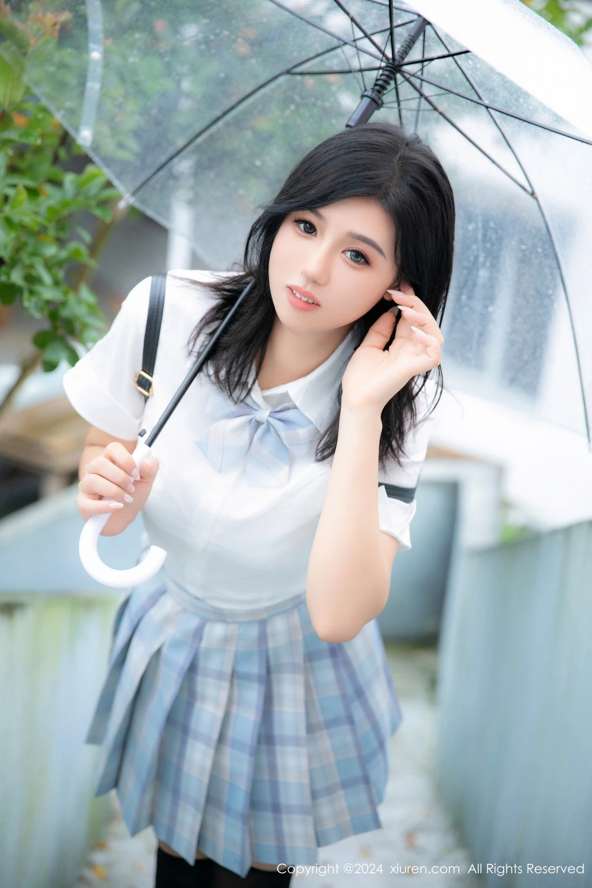 [[XiuRen秀人网]秀人网]No.8759_模特金小依性感白色学生装配超薄黑丝半脱秀火辣身材诱惑写真90P