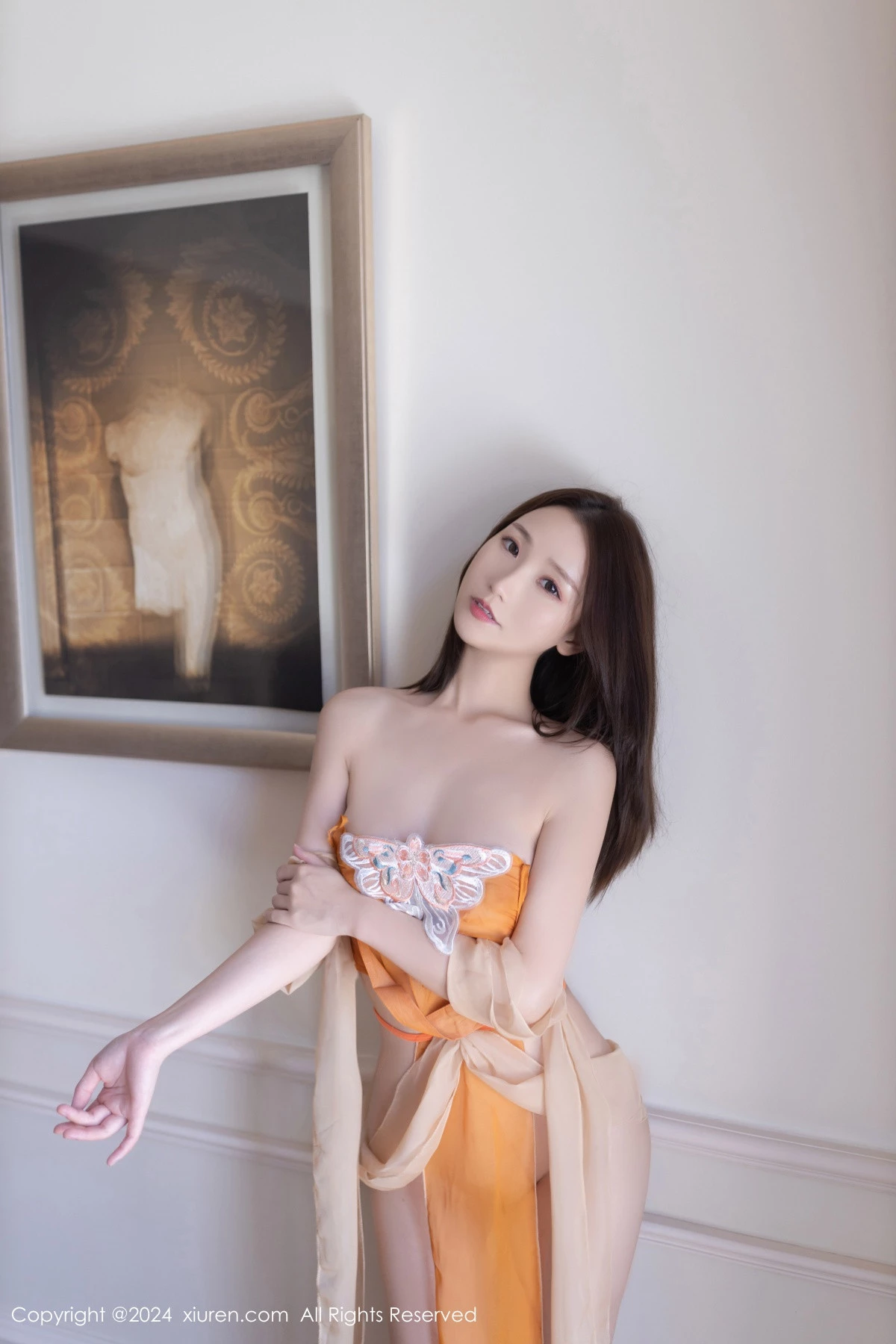 [[XiuRen秀人网]秀人网]No.8758_模特杏子Yada私房性感黄色敦煌薄纱服饰秀惹火身材完美诱惑写真83P