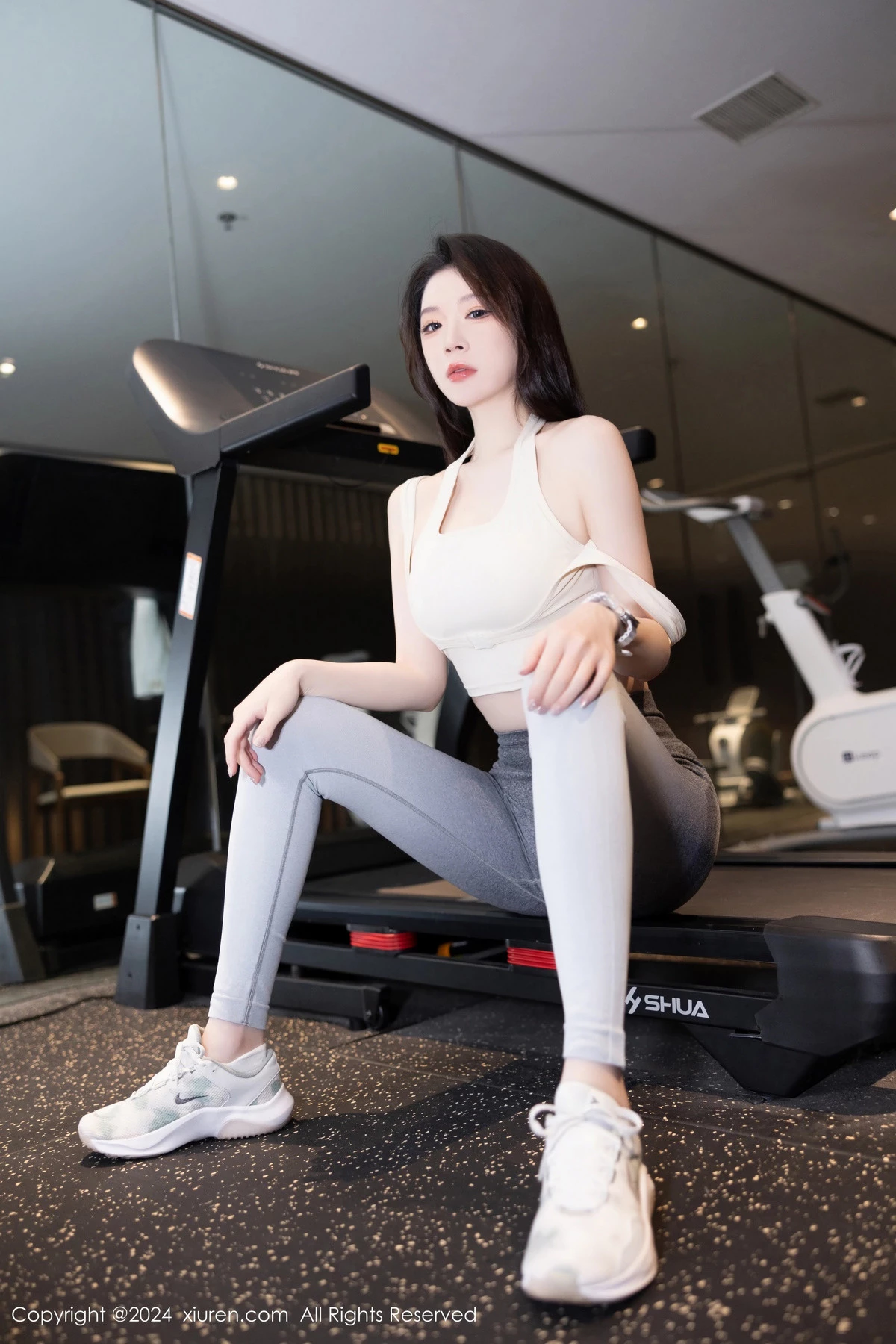 [[XiuRen秀人网]秀人网]No.8767_模特梦心玥性感灰色瑜伽裤+黑色情趣内衣秀高挑曼妙身姿迷人写真86P