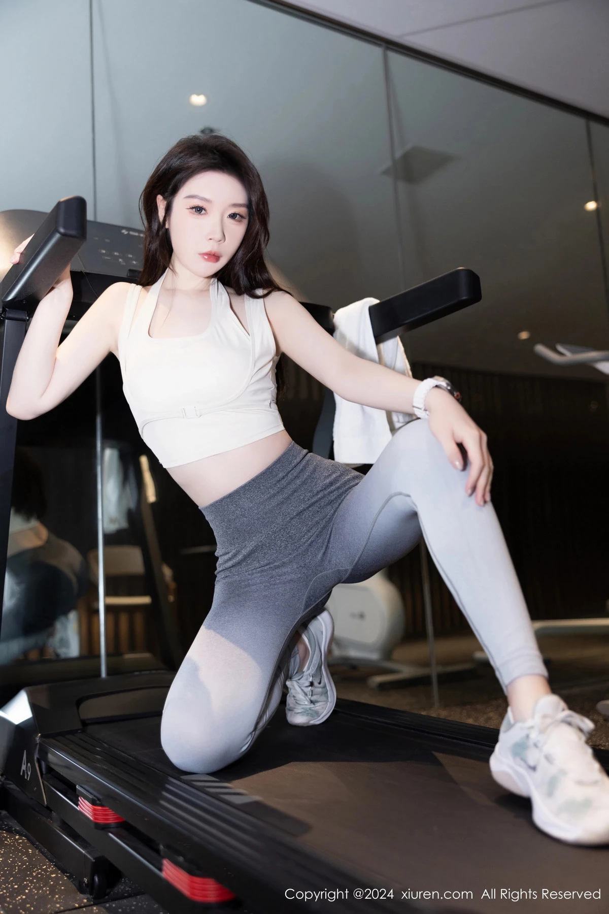 [[XiuRen秀人网]秀人网]No.8767_模特梦心玥性感灰色瑜伽裤+黑色情趣内衣秀高挑曼妙身姿迷人写真86P