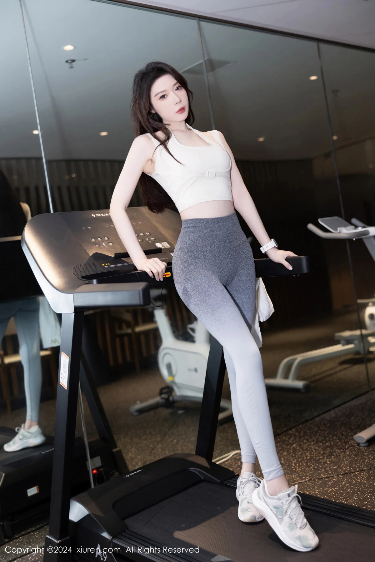 [[XiuRen秀人网]秀人网]No.8767_模特梦心玥性感灰色瑜伽裤+黑色情趣内衣秀高挑曼妙身姿迷人写真86P