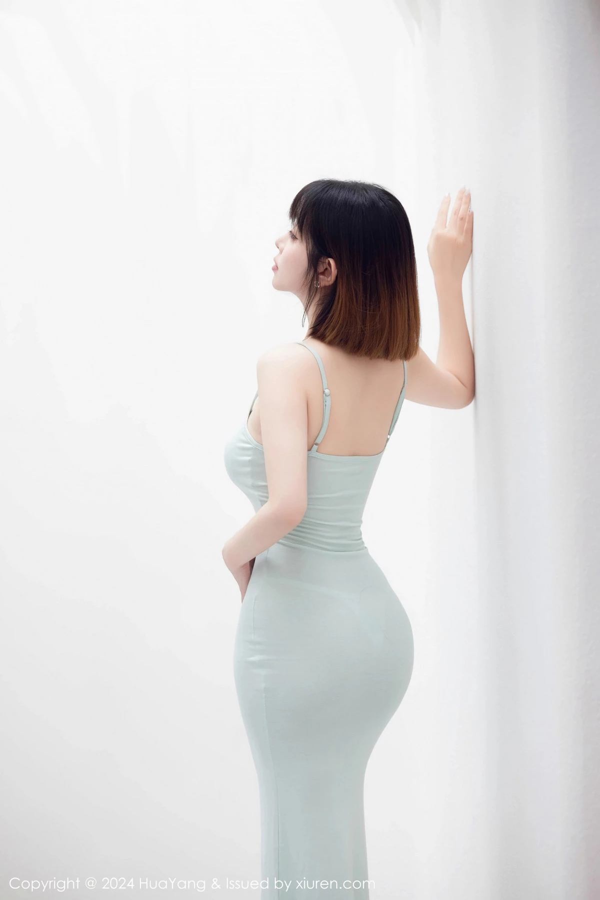 [HuaYang花漾]Vol.586_女神王雨纯性感淡绿色露肩连衣长裙半脱秀丰腴身姿撩人诱惑写真94P