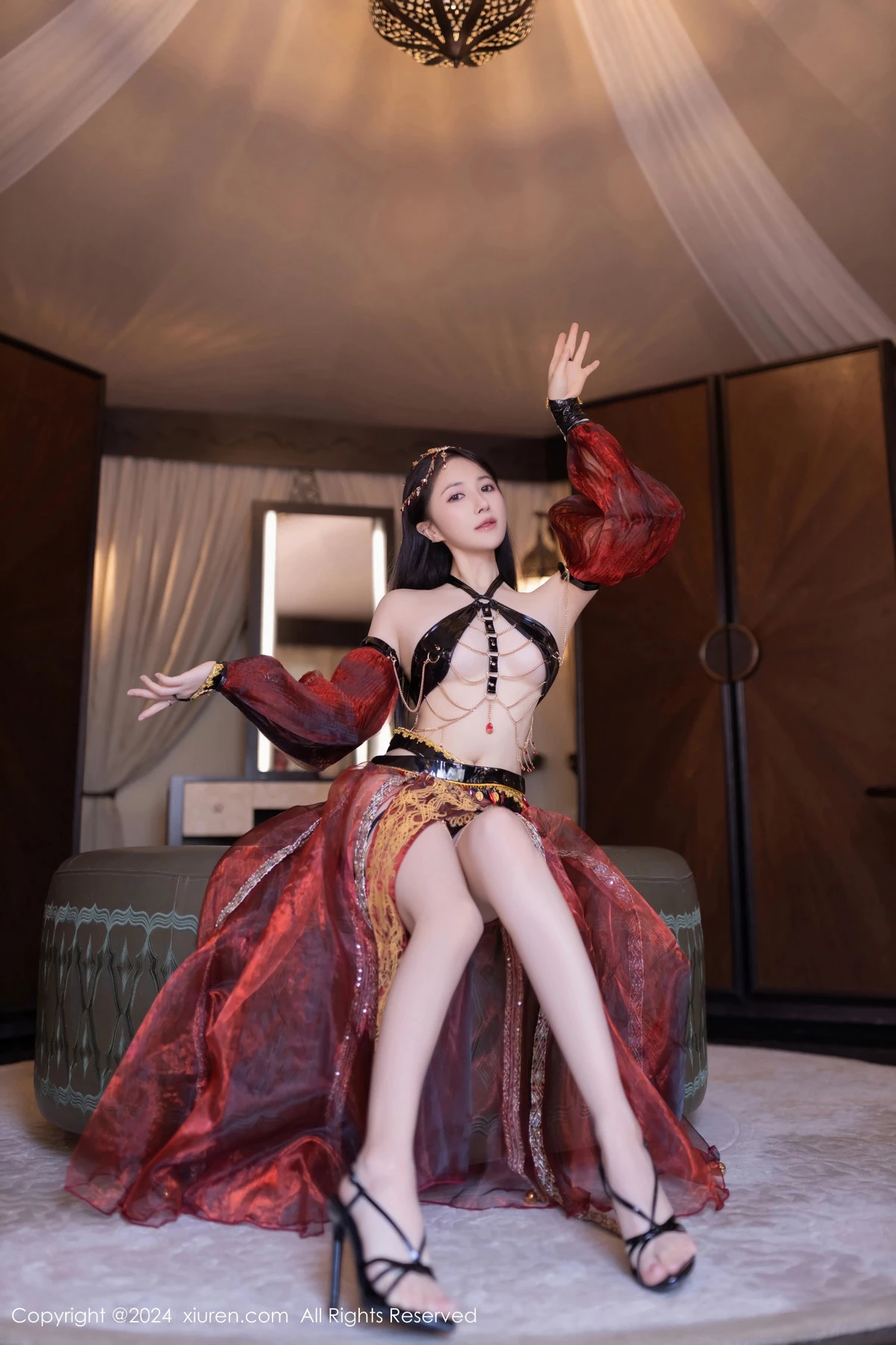 [[XiuRen秀人网]秀人网]No.8778_模特鱼子酱Fish性感舞娘薄纱露黑色情趣内衣秀完美身材诱惑写真80P