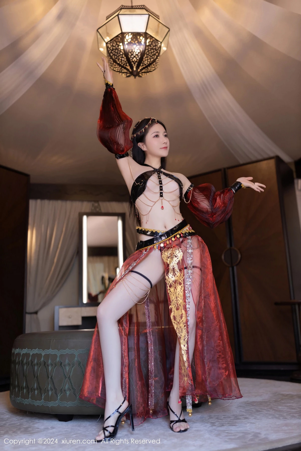 [[XiuRen秀人网]秀人网]No.8778_模特鱼子酱Fish性感舞娘薄纱露黑色情趣内衣秀完美身材诱惑写真80P