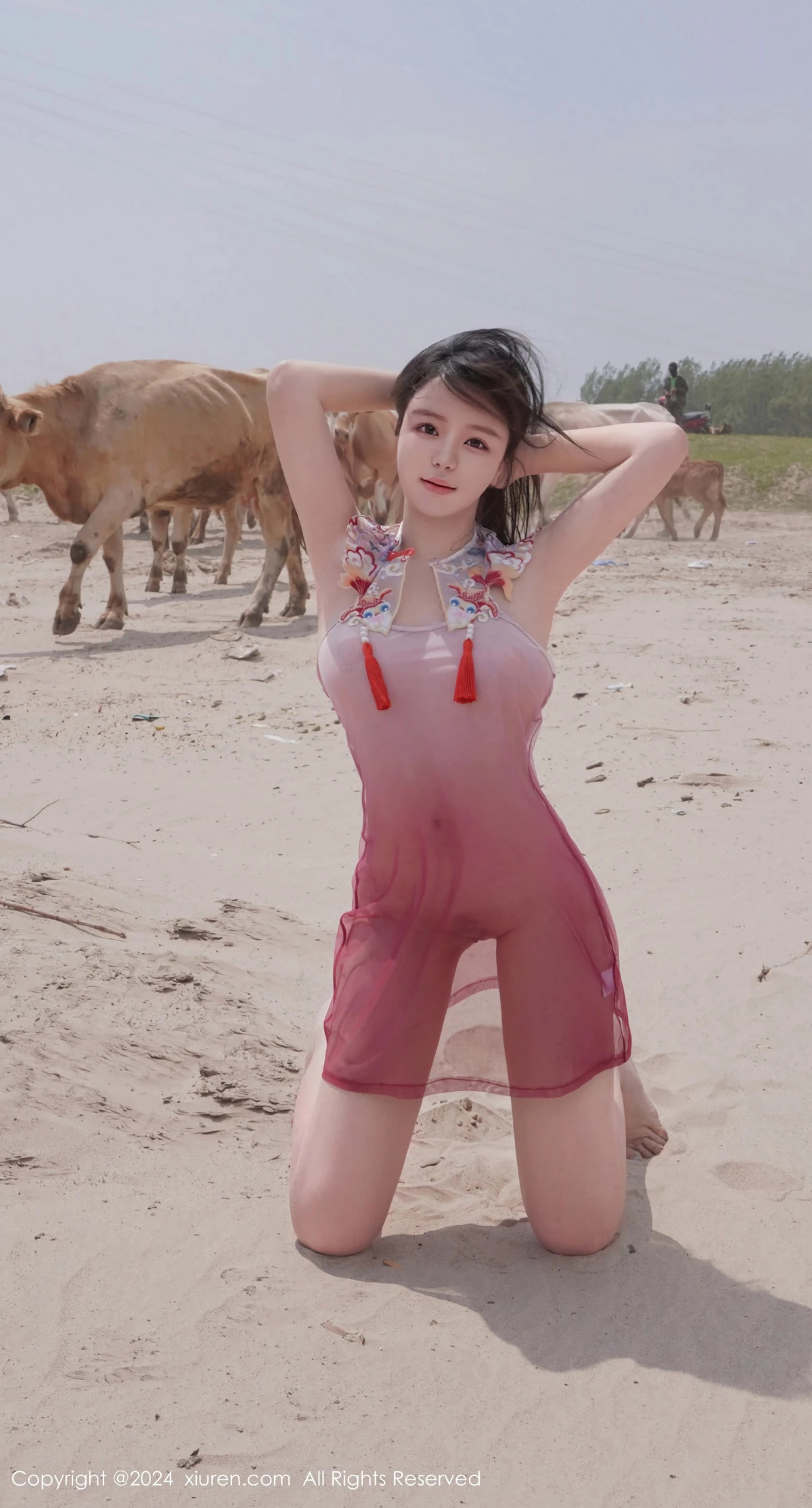 [[XiuRen秀人网]秀人网]No.8777_模特小薯条nienie性感浅红色泳装+浅蓝色吊带秀曼妙身姿诱惑写真73P