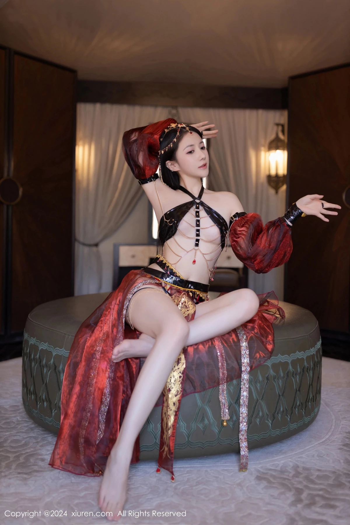 [[XiuRen秀人网]秀人网]No.8778_模特鱼子酱Fish性感舞娘薄纱露黑色情趣内衣秀完美身材诱惑写真80P