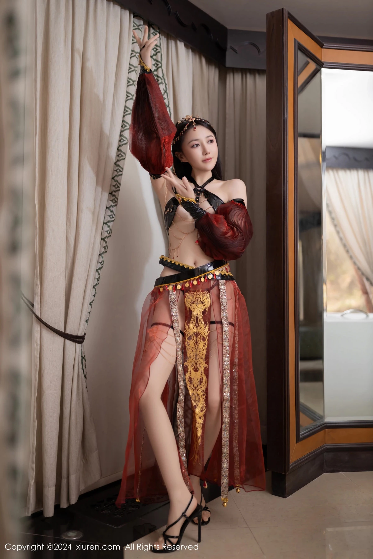 [[XiuRen秀人网]秀人网]No.8778_模特鱼子酱Fish性感舞娘薄纱露黑色情趣内衣秀完美身材诱惑写真80P