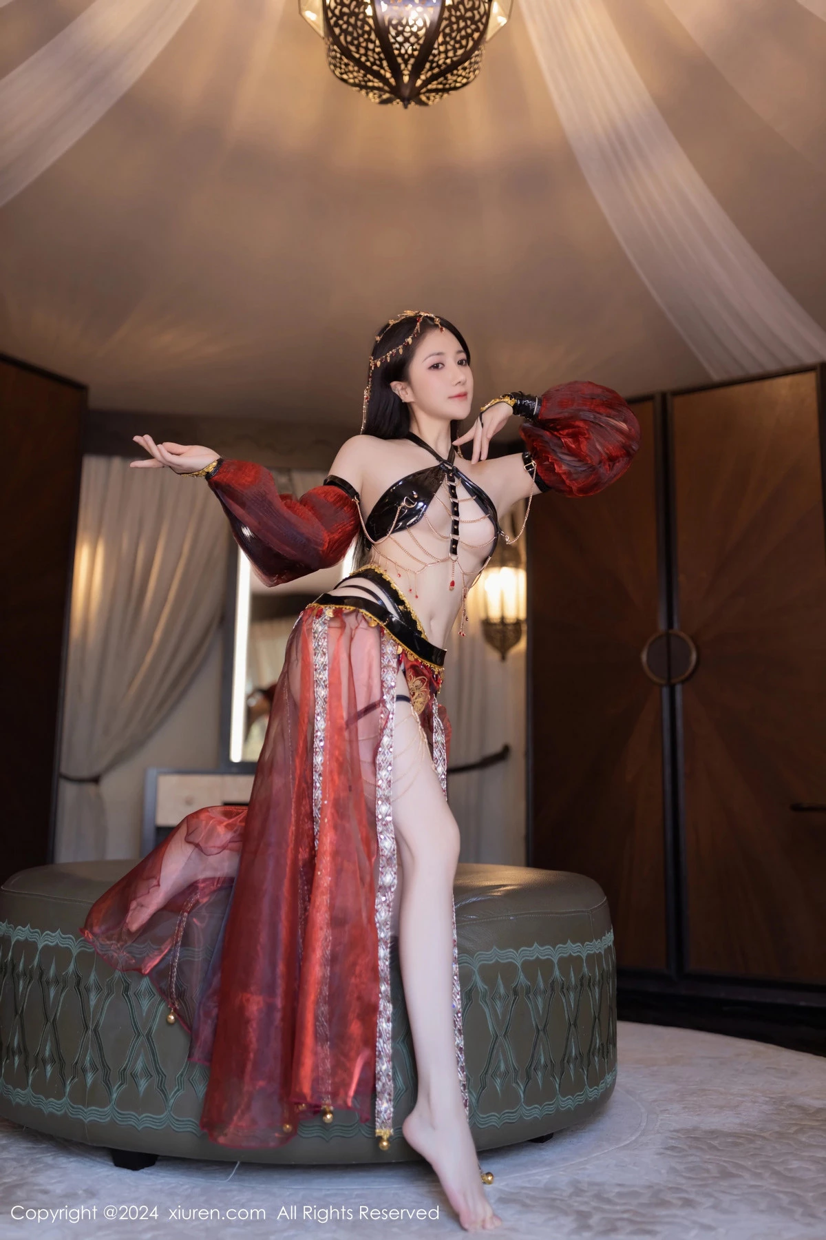 [[XiuRen秀人网]秀人网]No.8778_模特鱼子酱Fish性感舞娘薄纱露黑色情趣内衣秀完美身材诱惑写真80P