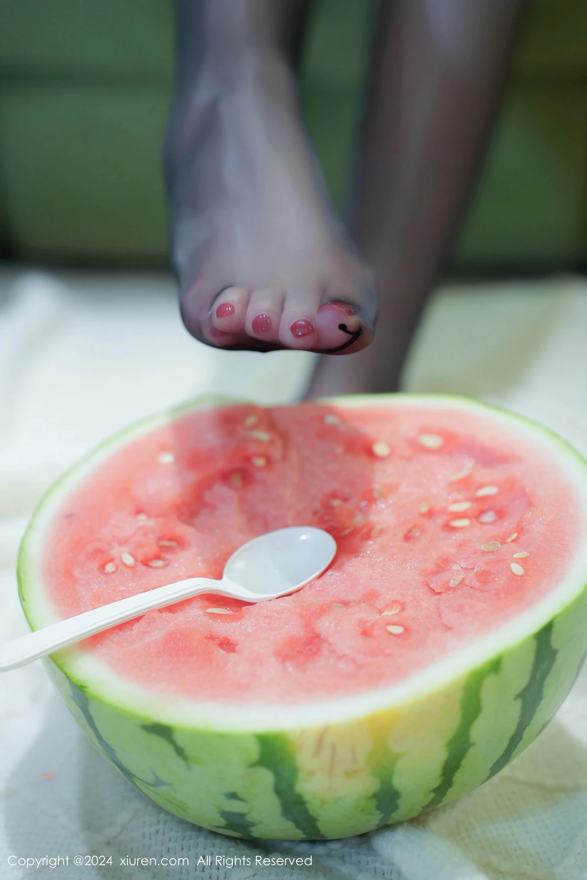 [[XiuRen秀人网]秀人网]No.8783_模特小波多性感黑白女仆服饰配超薄黑丝秀凹凸身材撩人诱惑写真60P