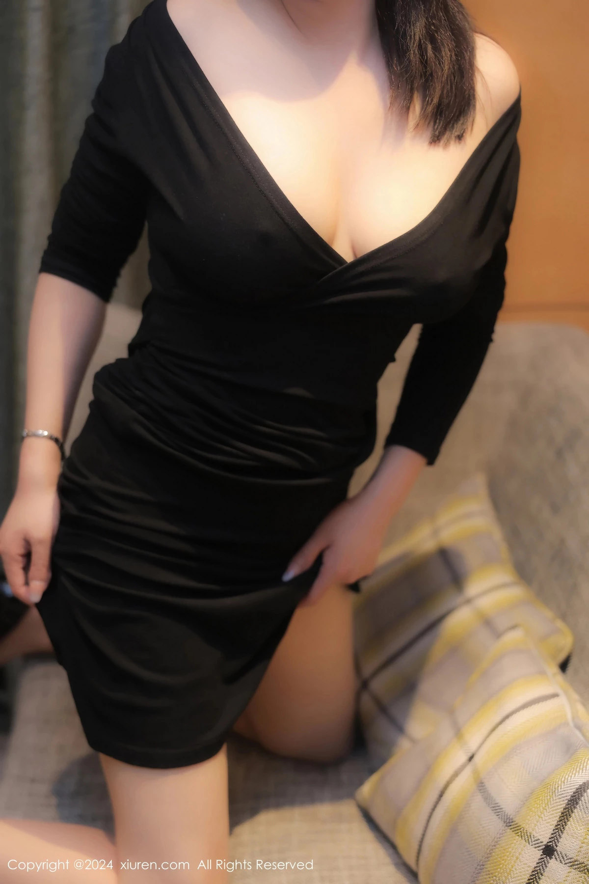 [[XiuRen秀人网]秀人网]No.8787_新人模特水水姐性感黑色连衣裙配开档黑丝秀翘臀美腿诱惑写真78P