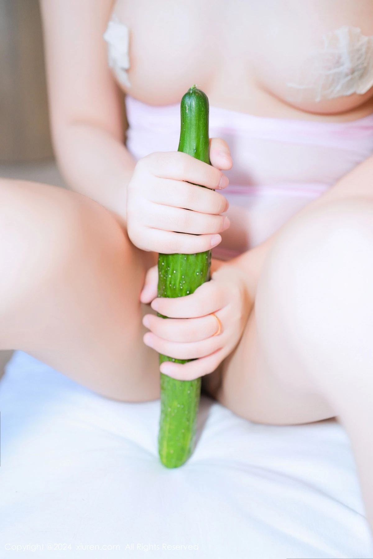 [[XiuRen秀人网]秀人网]No.8790_模特徐若兮性感粉色薄透连体服饰配粉色丝袜秀曼妙身姿诱惑写真82P