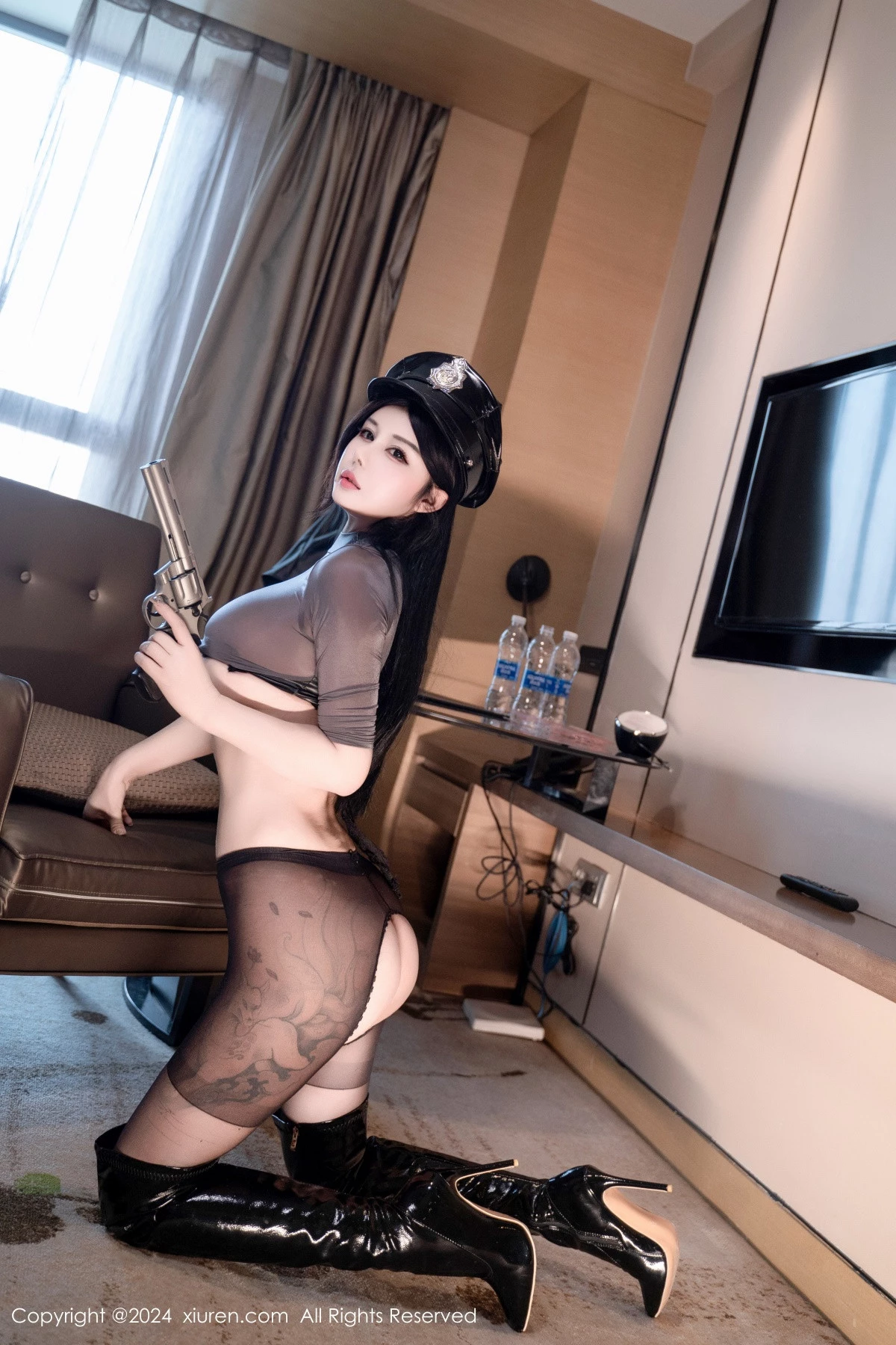 [[XiuRen秀人网]秀人网]No.8789_模特陈芊儿性感黑色制服配开档黑丝半脱露豪乳遮点惹火诱惑写真84P