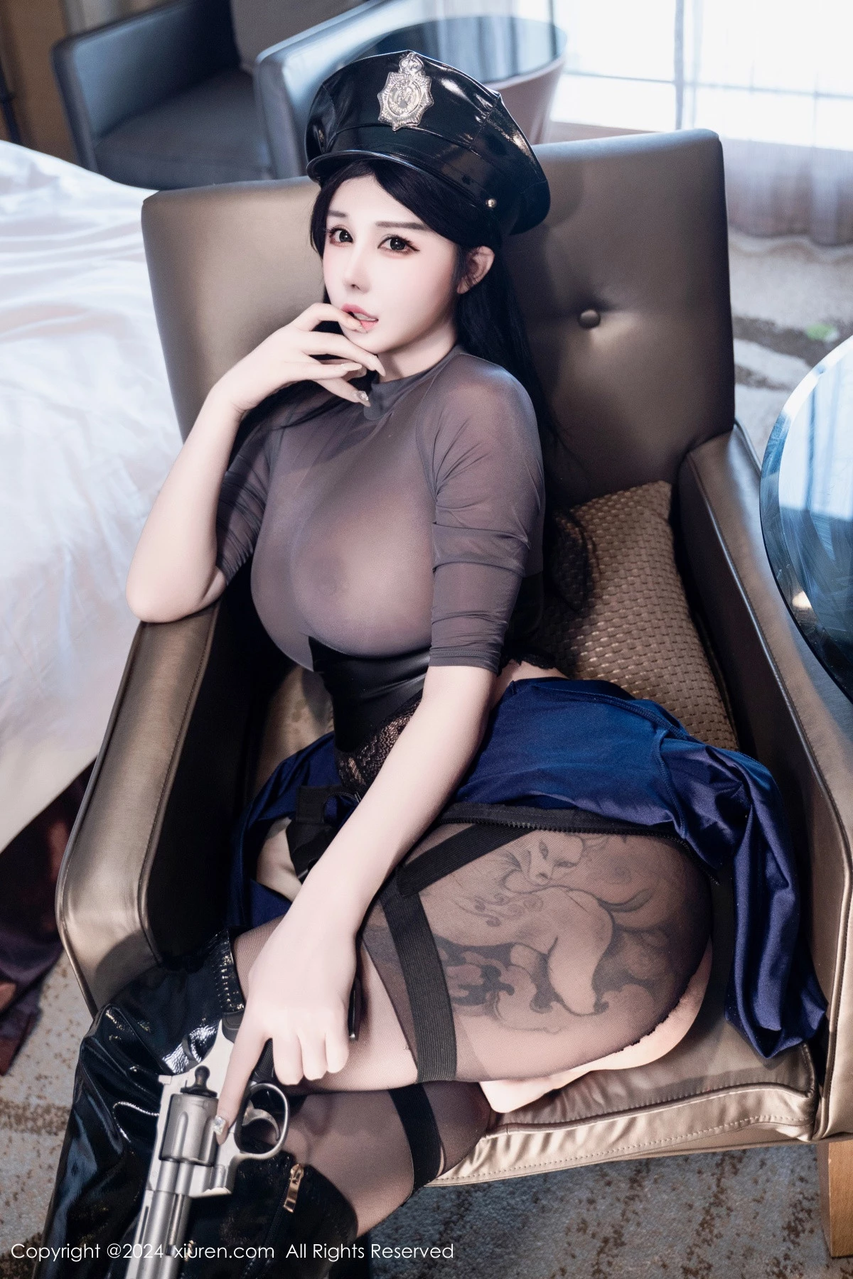 [[XiuRen秀人网]秀人网]No.8789_模特陈芊儿性感黑色制服配开档黑丝半脱露豪乳遮点惹火诱惑写真84P