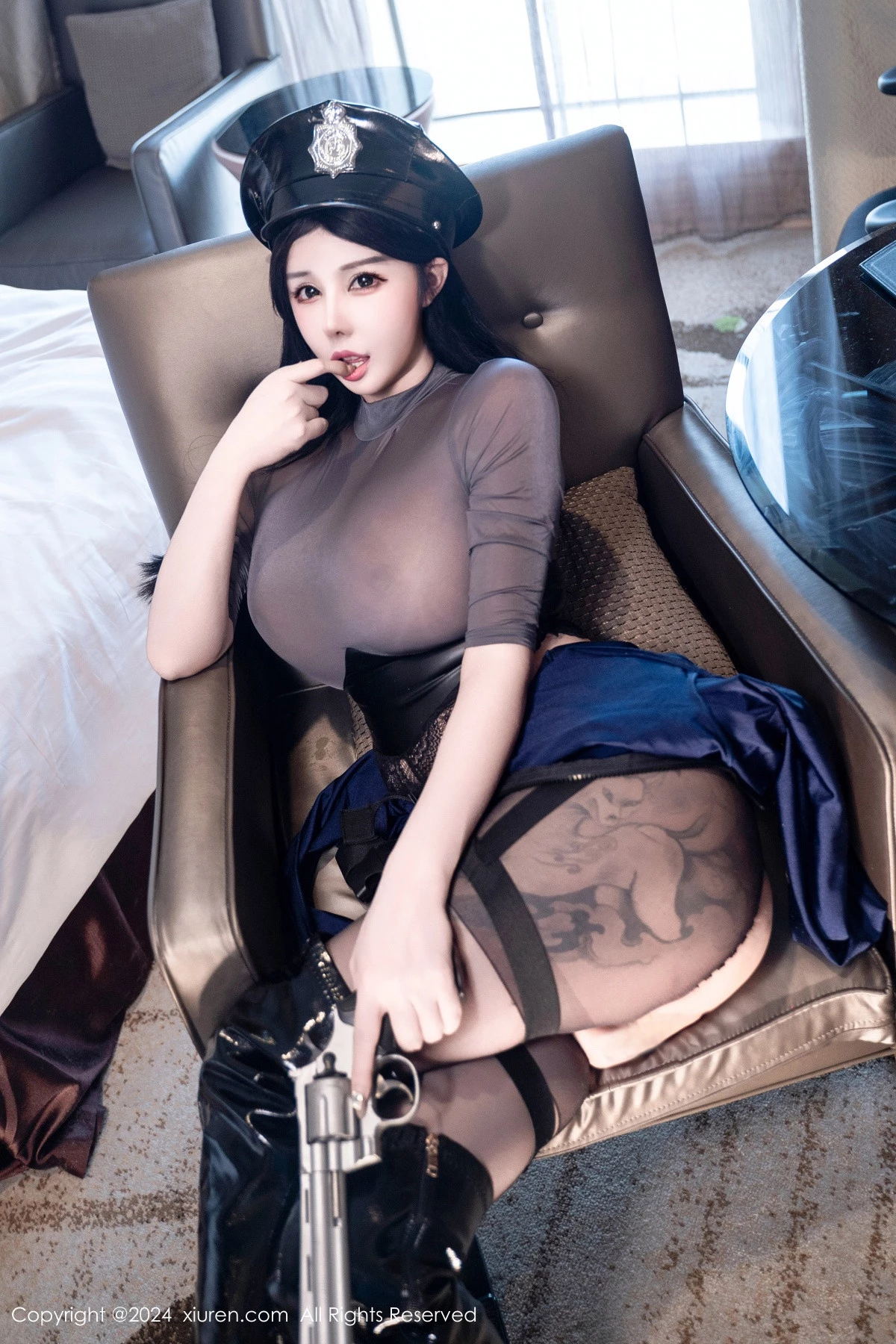 [[XiuRen秀人网]秀人网]No.8789_模特陈芊儿性感黑色制服配开档黑丝半脱露豪乳遮点惹火诱惑写真84P