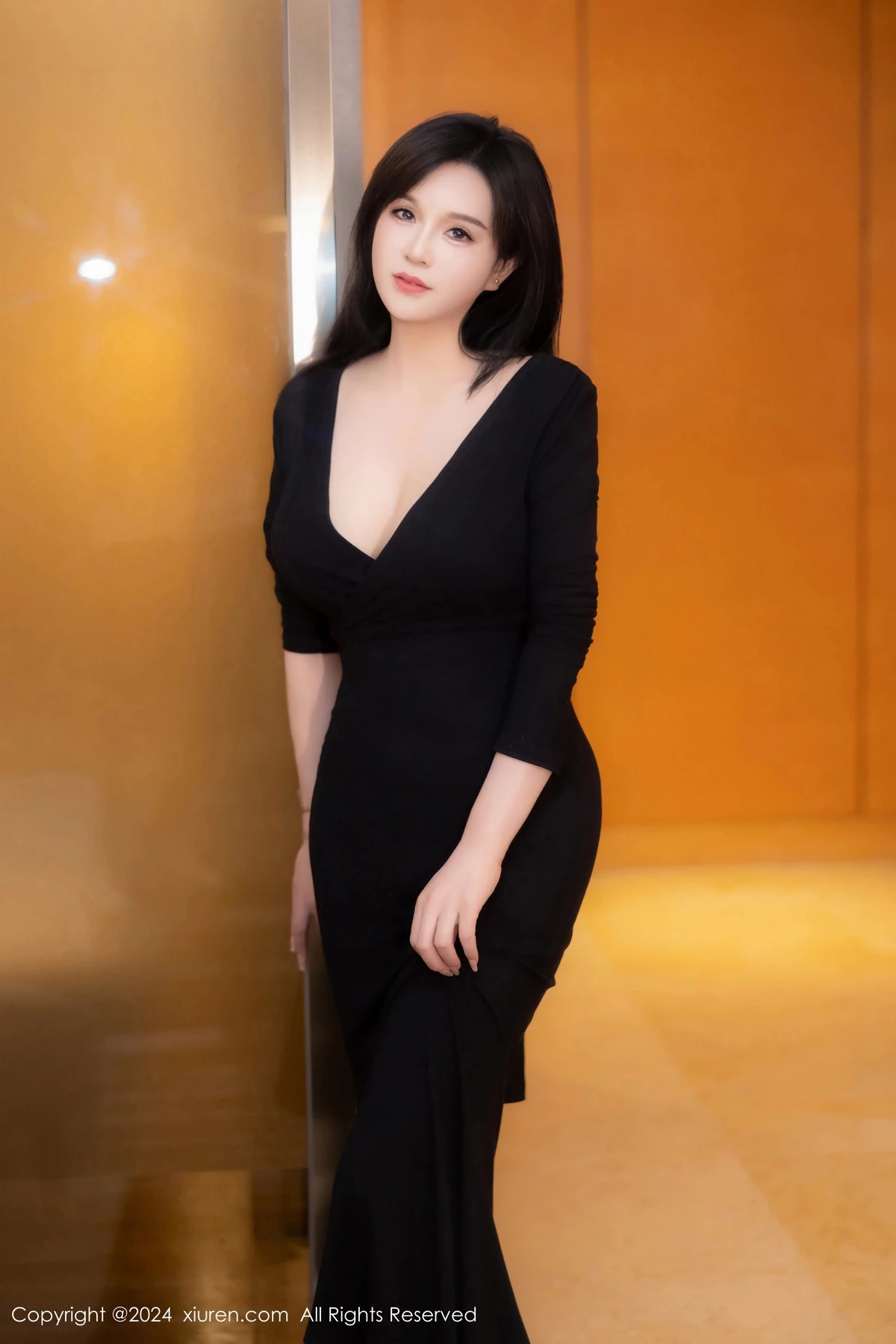 [[XiuRen秀人网]秀人网]No.8787_新人模特水水姐性感黑色连衣裙配开档黑丝秀翘臀美腿诱惑写真78P