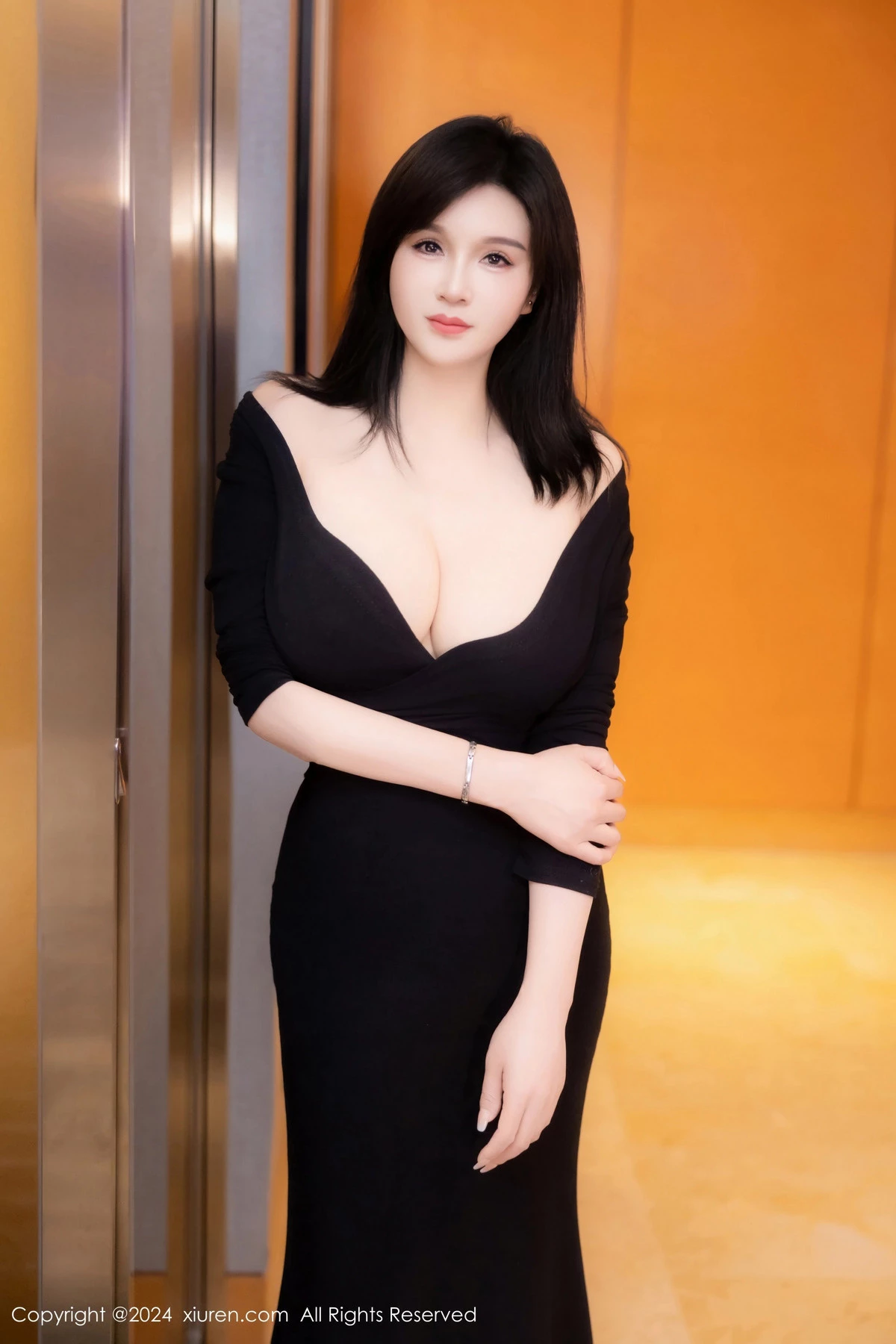 [[XiuRen秀人网]秀人网]No.8787_新人模特水水姐性感黑色连衣裙配开档黑丝秀翘臀美腿诱惑写真78P