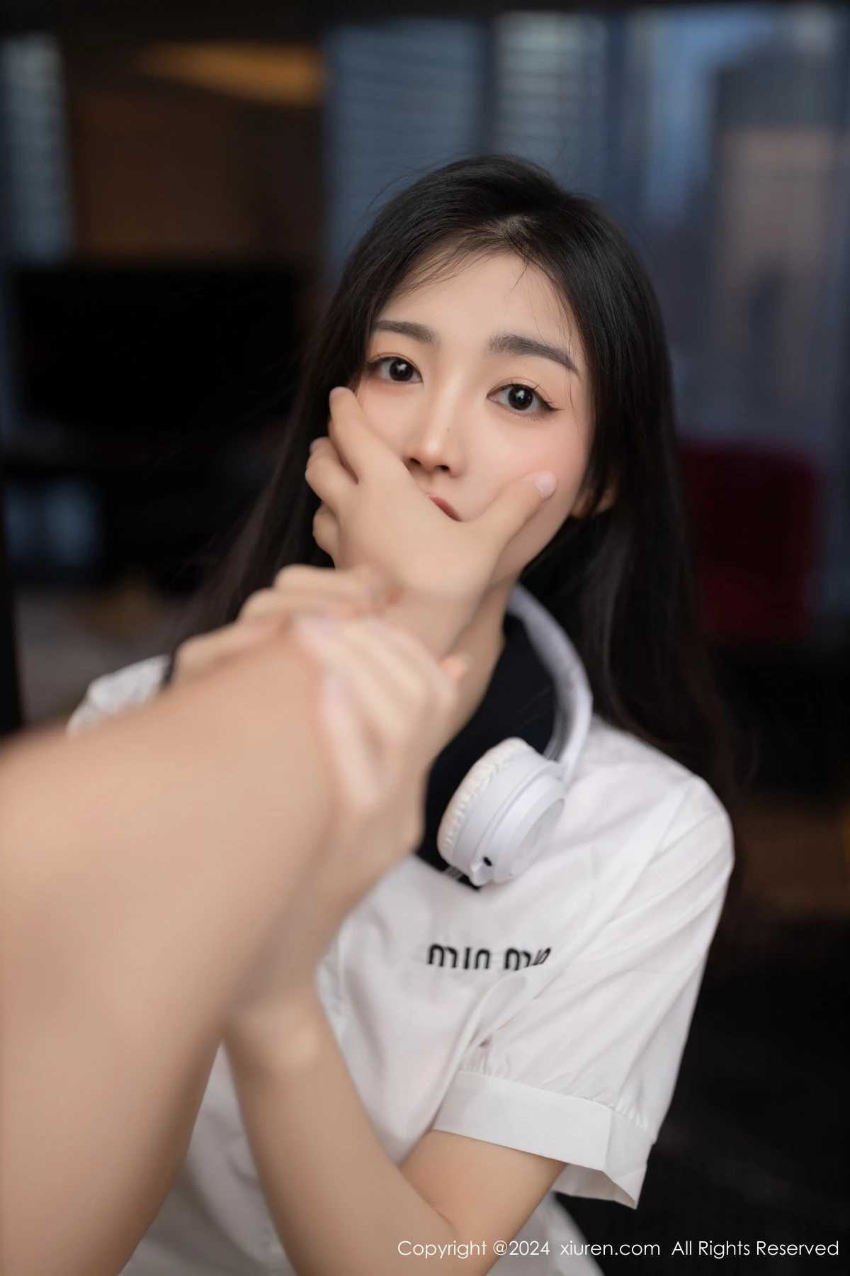 [[XiuRen秀人网]秀人网]No.8793_模特鱼尾fish性感白色短裙套装露粉色内衣秀曼妙身姿迷人写真80P