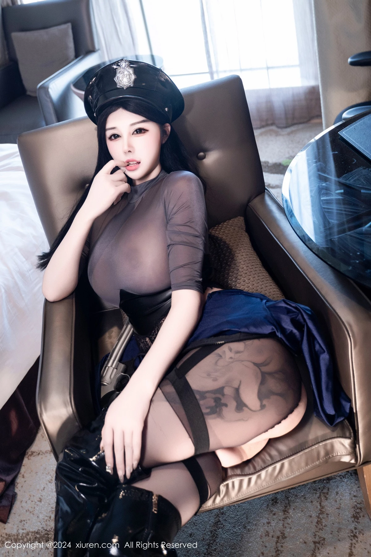 [[XiuRen秀人网]秀人网]No.8789_模特陈芊儿性感黑色制服配开档黑丝半脱露豪乳遮点惹火诱惑写真84P