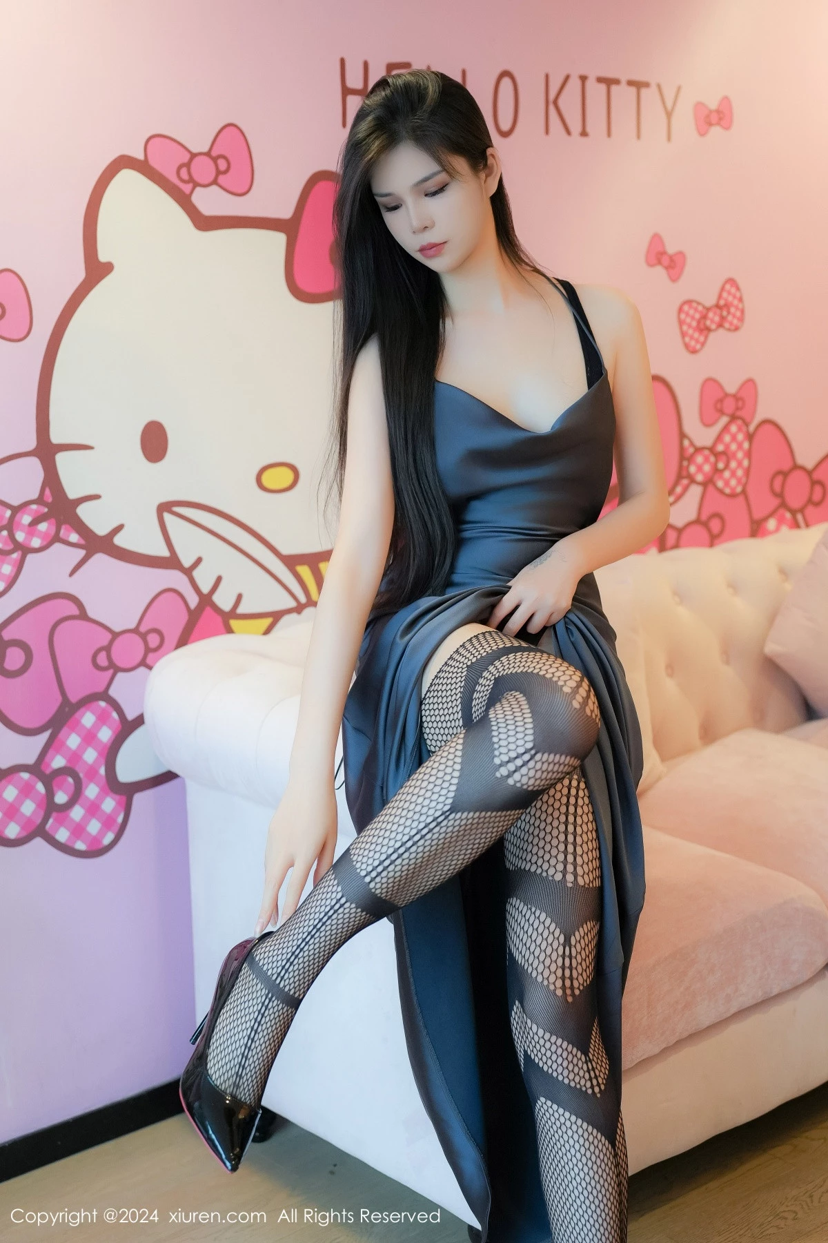 [[XiuRen秀人网]秀人网]No.8795_模特雪糕CiCi性感紫色长裙露缕空连体黑丝秀完美身材诱惑写真98P