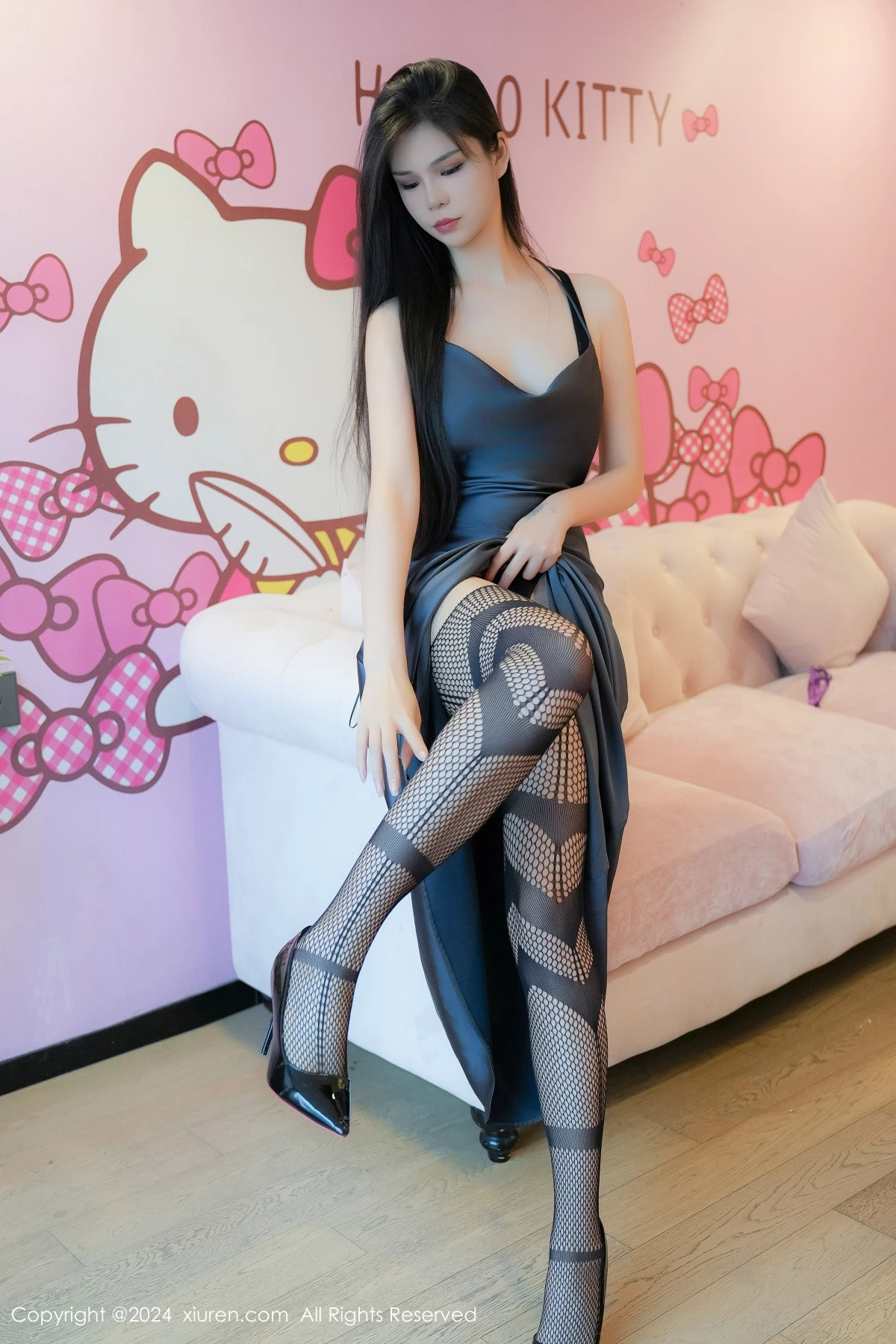 [[XiuRen秀人网]秀人网]No.8795_模特雪糕CiCi性感紫色长裙露缕空连体黑丝秀完美身材诱惑写真98P