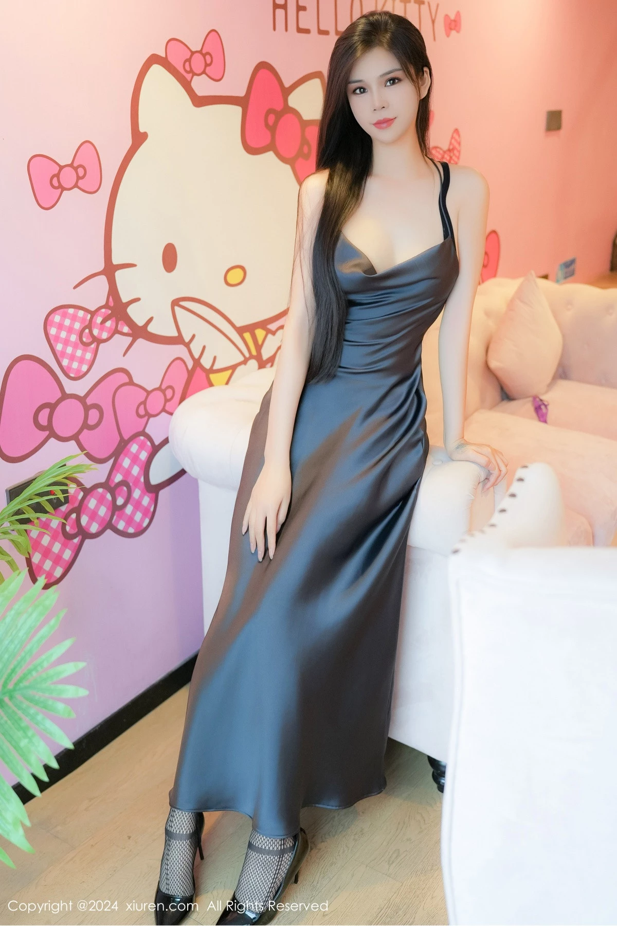 [[XiuRen秀人网]秀人网]No.8795_模特雪糕CiCi性感紫色长裙露缕空连体黑丝秀完美身材诱惑写真98P