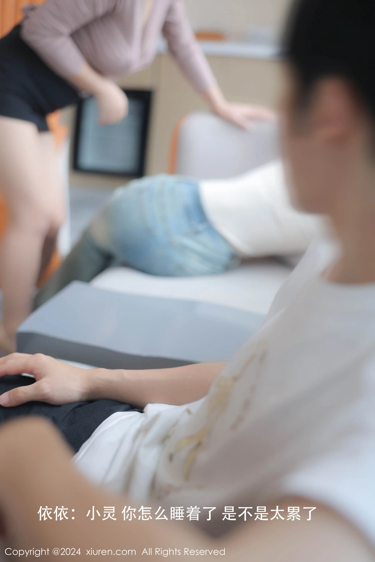 [[XiuRen秀人网]秀人网]No.8798_模特金小依性感浅粉上衣配黑短裙露超薄肉丝秀惹火身材诱惑写真76P