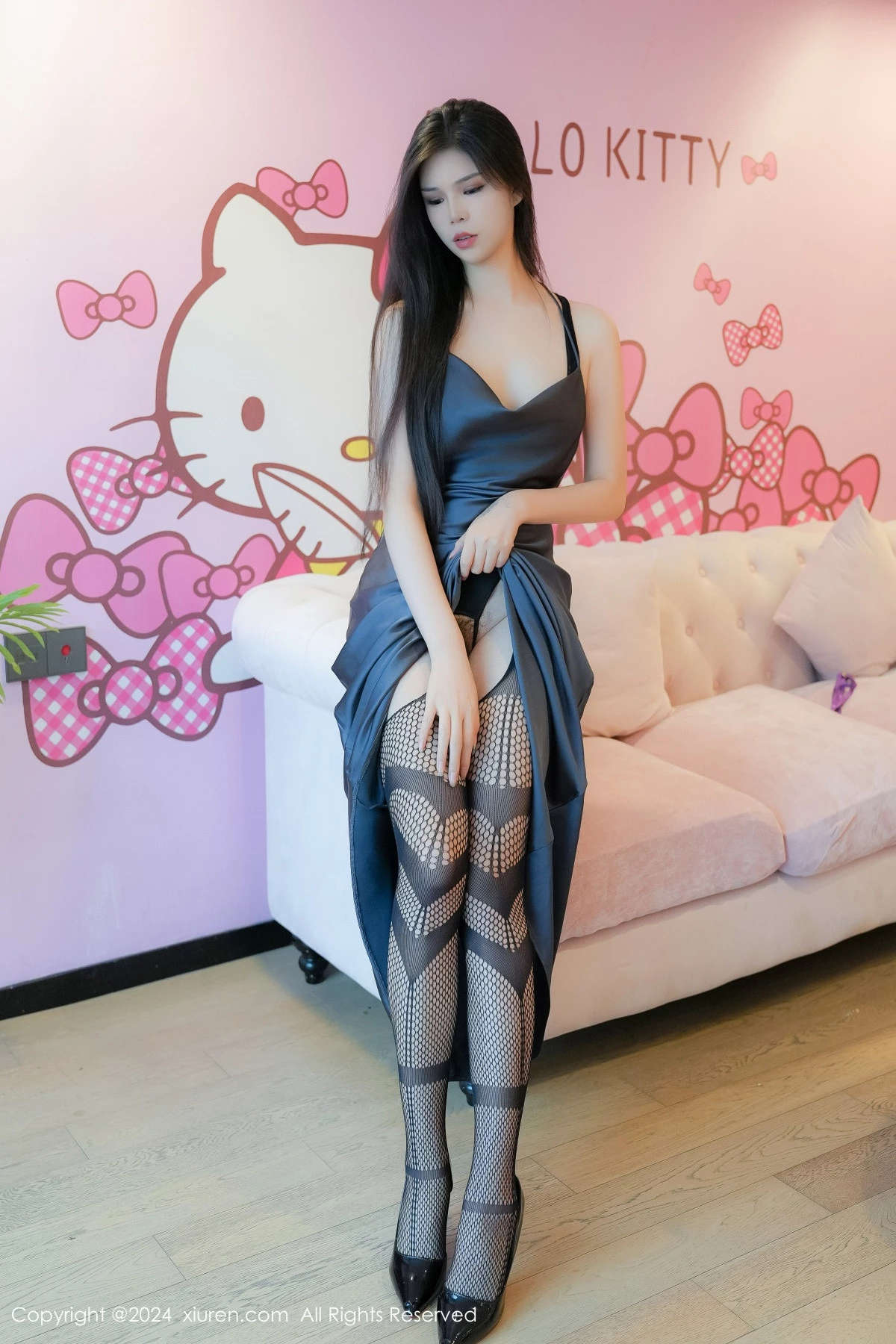 [[XiuRen秀人网]秀人网]No.8795_模特雪糕CiCi性感紫色长裙露缕空连体黑丝秀完美身材诱惑写真98P