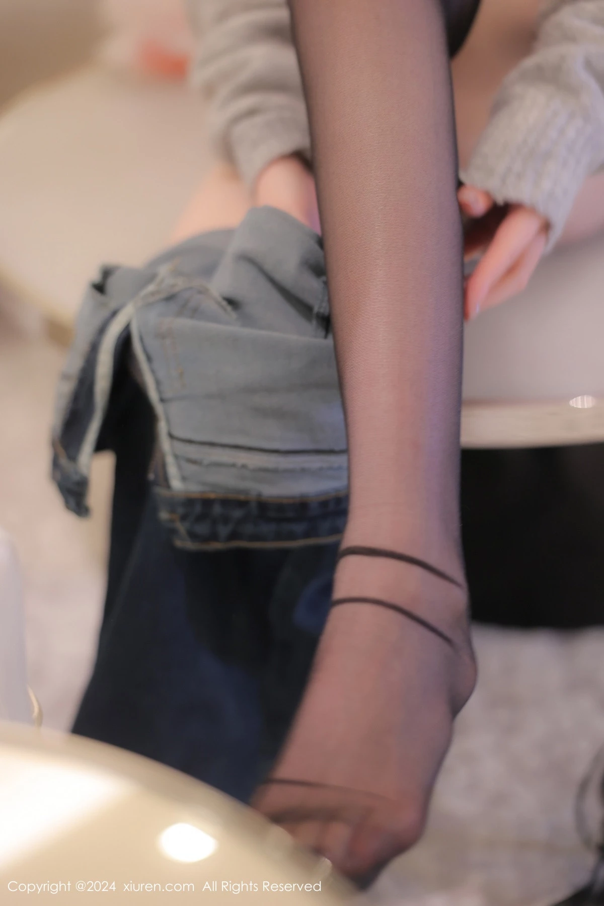 [[XiuRen秀人网]秀人网]No.8806_模特奶喵喵灰色上衣露性感黑色蕾丝情趣内衣秀丰满身材诱惑写真81P