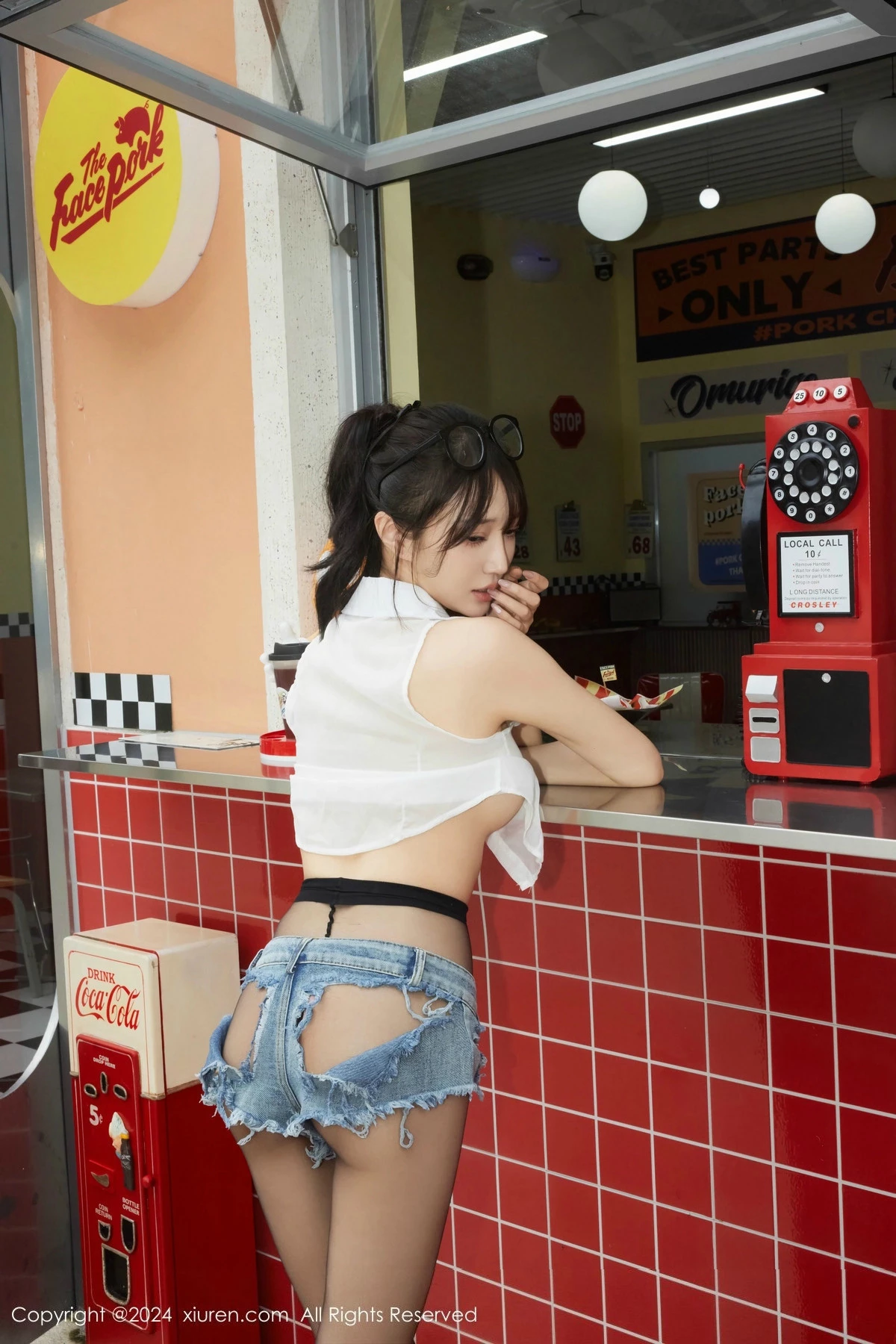 [[XiuRen秀人网]秀人网]No.8811_模特玥儿玥er性感蓝色超短牛仔裤配超薄黑丝秀曼妙身姿诱惑写真74P