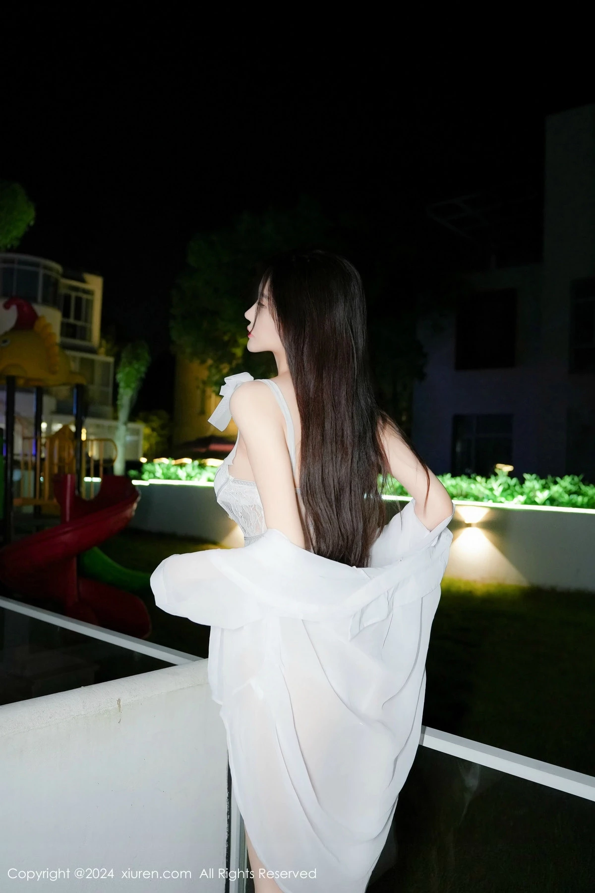 [[XiuRen秀人网]秀人网]No.8817_模特Erikaki泳池场景白色情趣服饰秀完美身材极致美腿诱惑写真78P