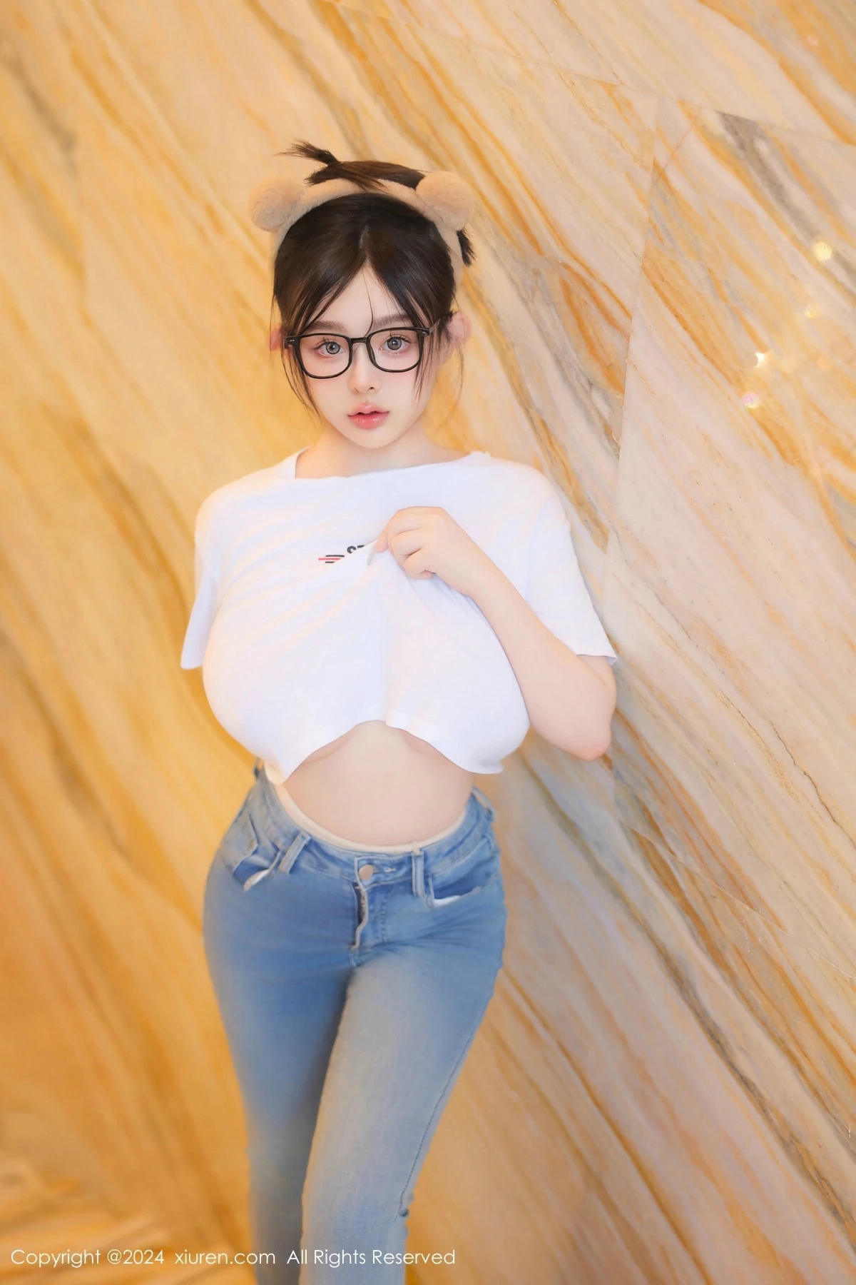 [[XiuRen秀人网]秀人网]No.8809_模特娜娜子yy性感白T配牛仔裤露超薄肉丝秀丰满身材惹火诱惑写真80P