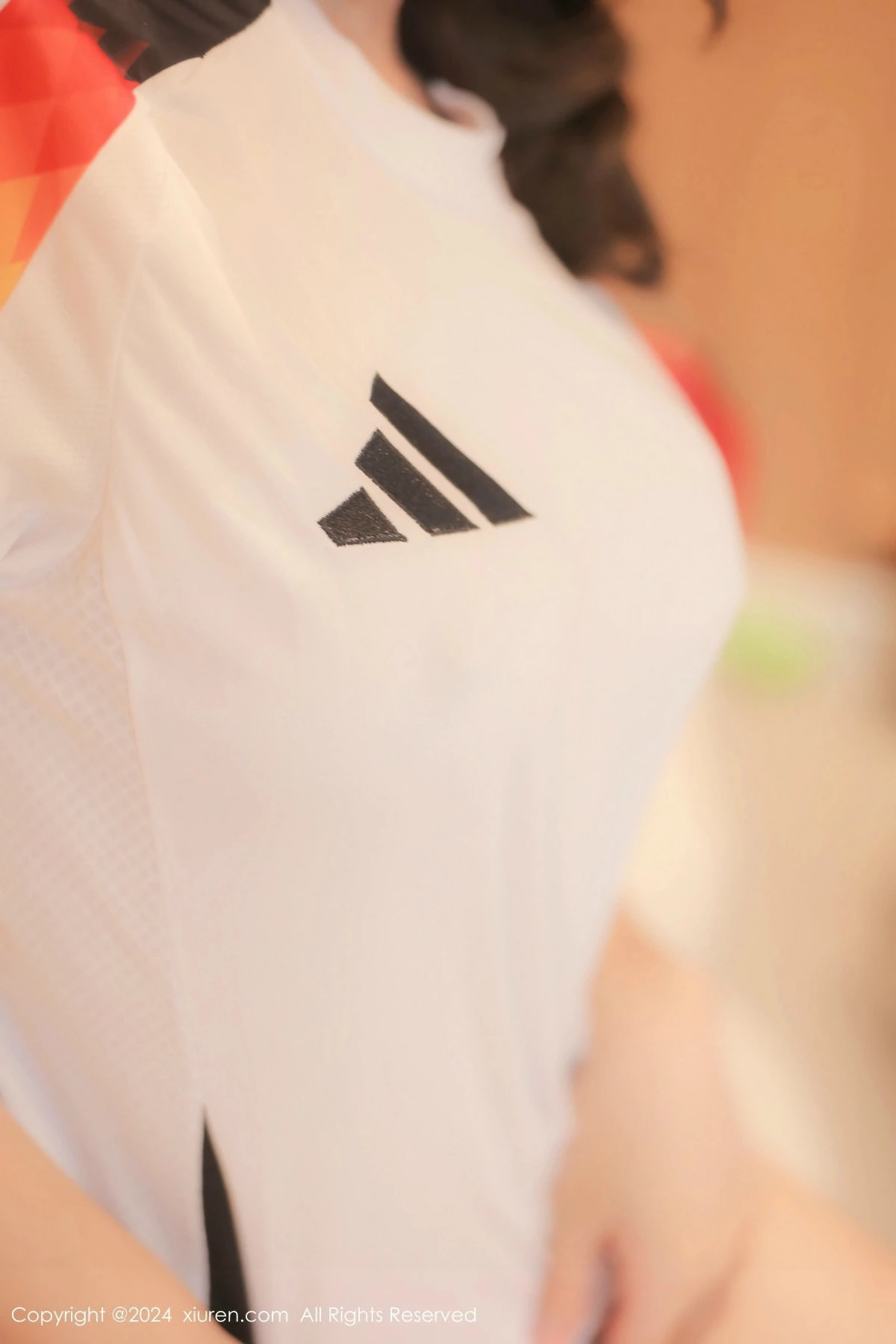 [[XiuRen秀人网]秀人网]No.8812_模特桃妖夭欧洲杯主题白色球服配白丝袜秀曼妙身姿撩人诱惑写真90P