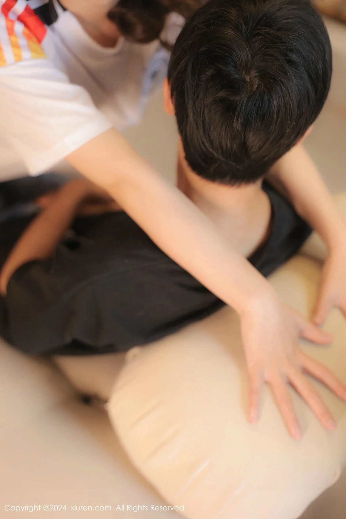 [[XiuRen秀人网]秀人网]No.8812_模特桃妖夭欧洲杯主题白色球服配白丝袜秀曼妙身姿撩人诱惑写真90P