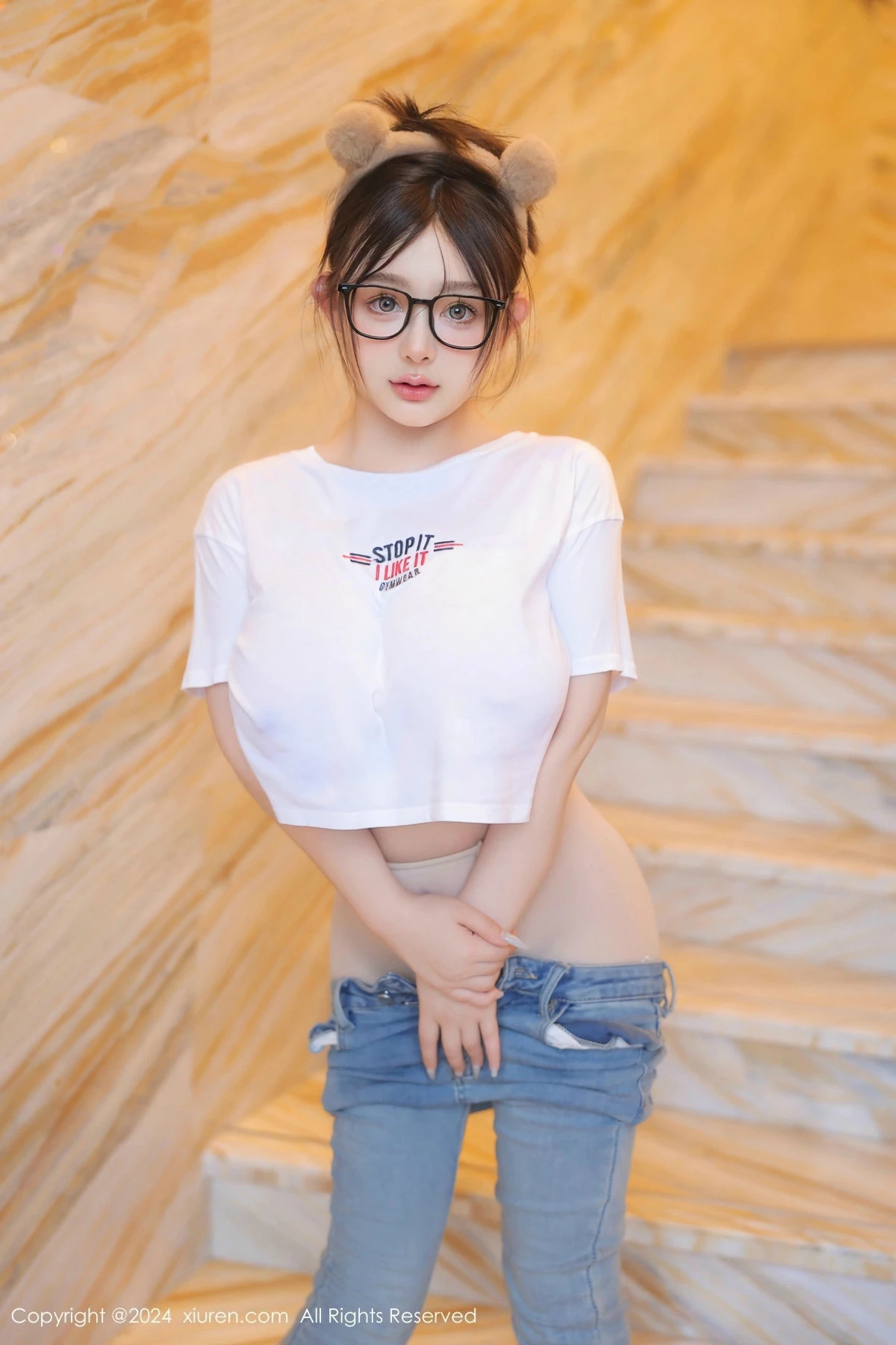 [[XiuRen秀人网]秀人网]No.8809_模特娜娜子yy性感白T配牛仔裤露超薄肉丝秀丰满身材惹火诱惑写真80P