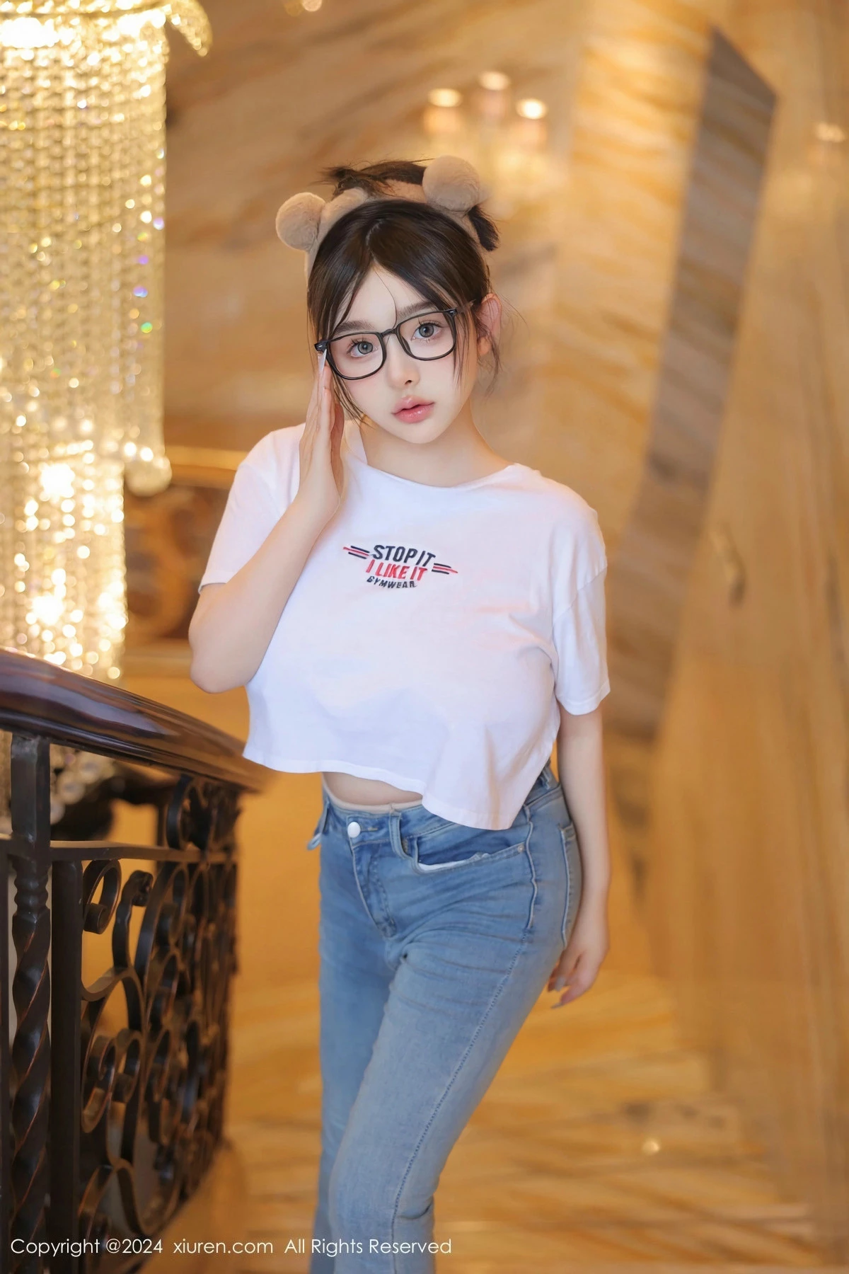 [[XiuRen秀人网]秀人网]No.8809_模特娜娜子yy性感白T配牛仔裤露超薄肉丝秀丰满身材惹火诱惑写真80P